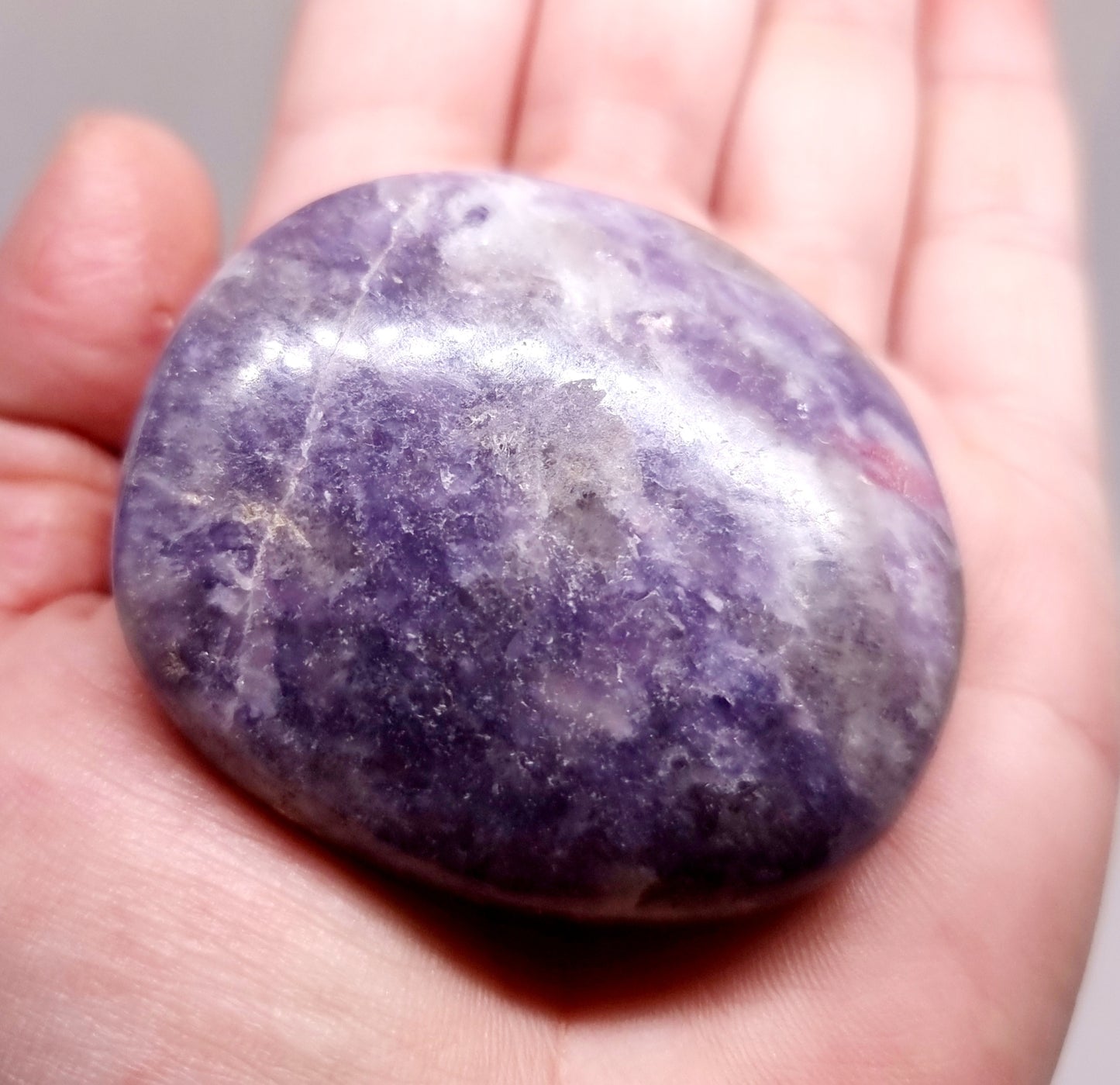 LEPIDOLITE POLISHED GALLET 105 g - AKASHIC RECORDS