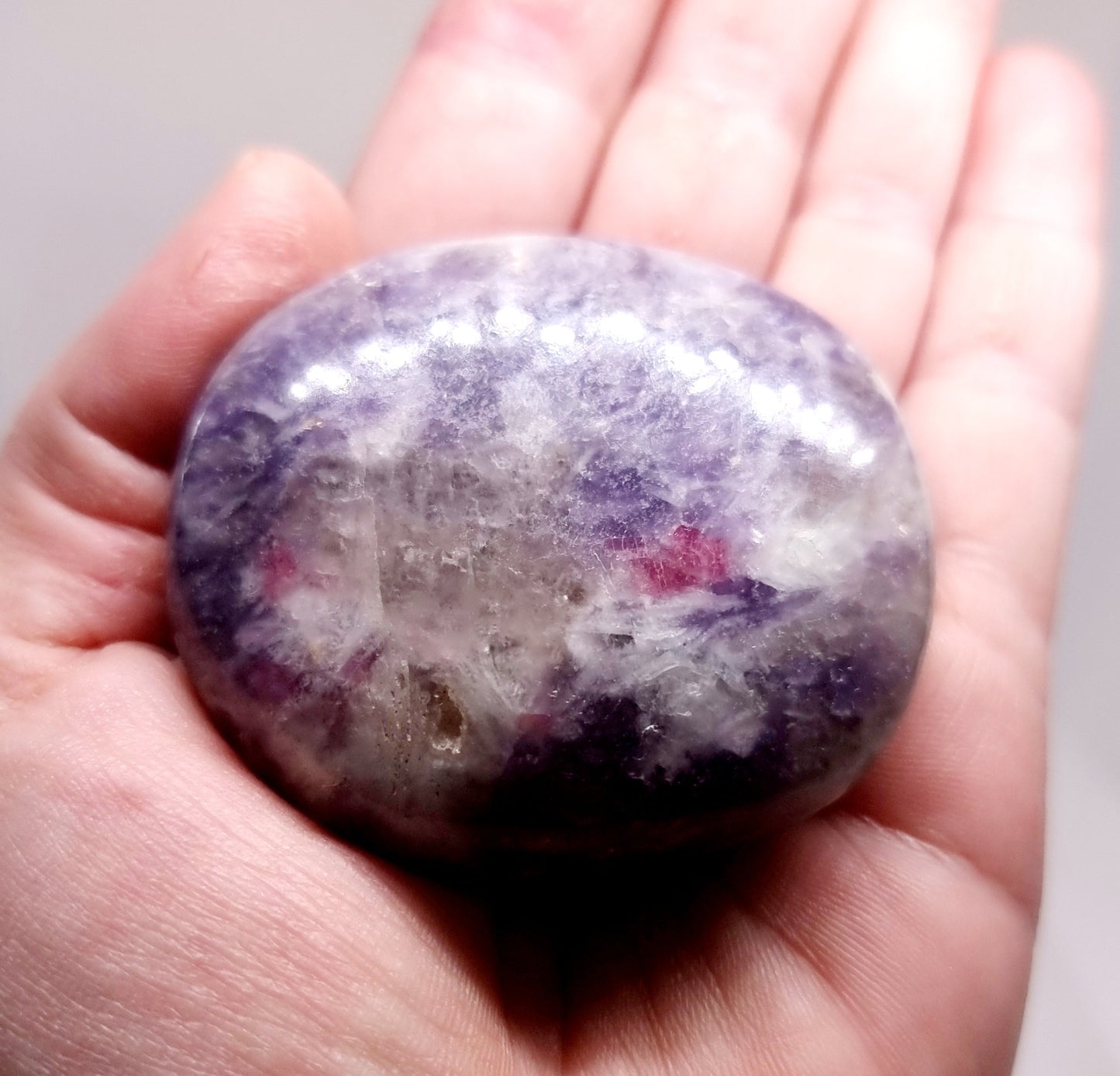 LEPIDOLITE POLISHED GALLET 105 g - AKASHIC RECORDS