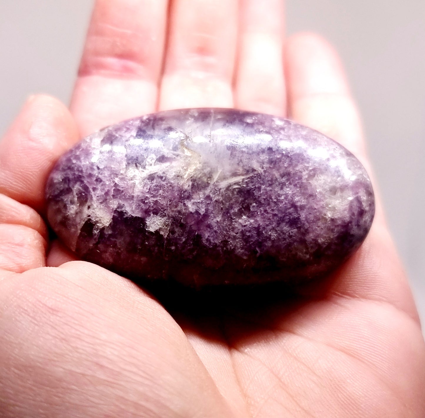 LEPIDOLITE POLISHED GALLET 71 g - AKASHIC RECORDS