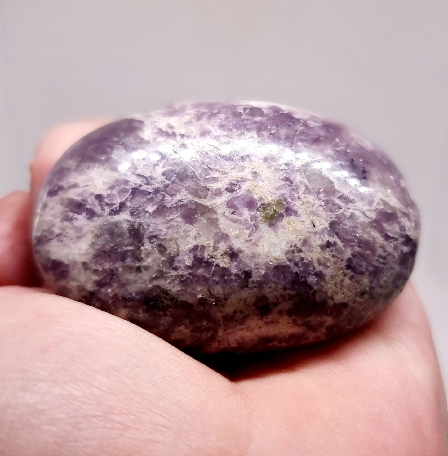 LEPIDOLITE POLISHED GALLET 120 g - AKASHIC RECORDS