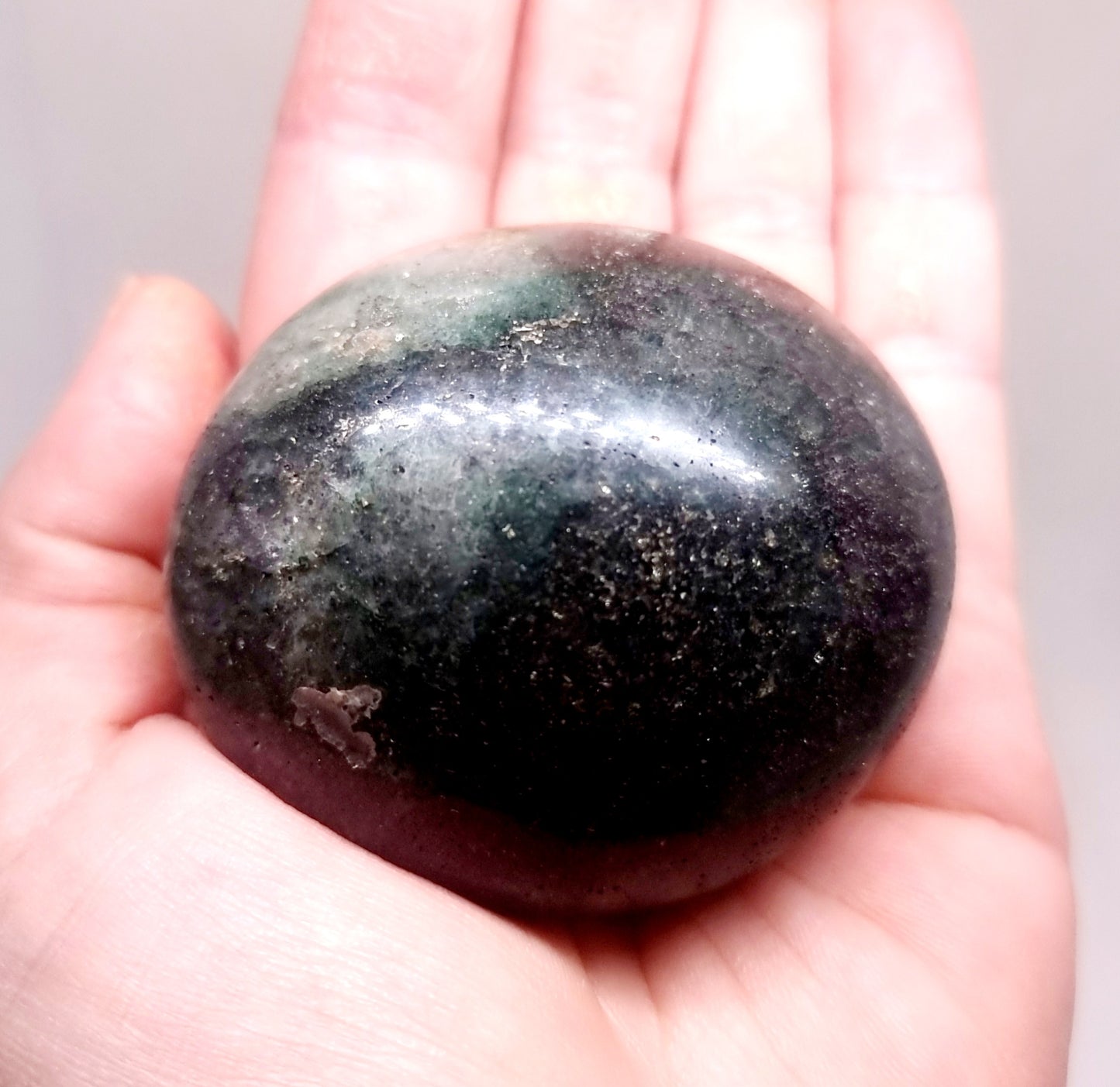 GREEN FUCHSITE QUARTZ POLISHED GALLET 161 g - ABUNDANCE
