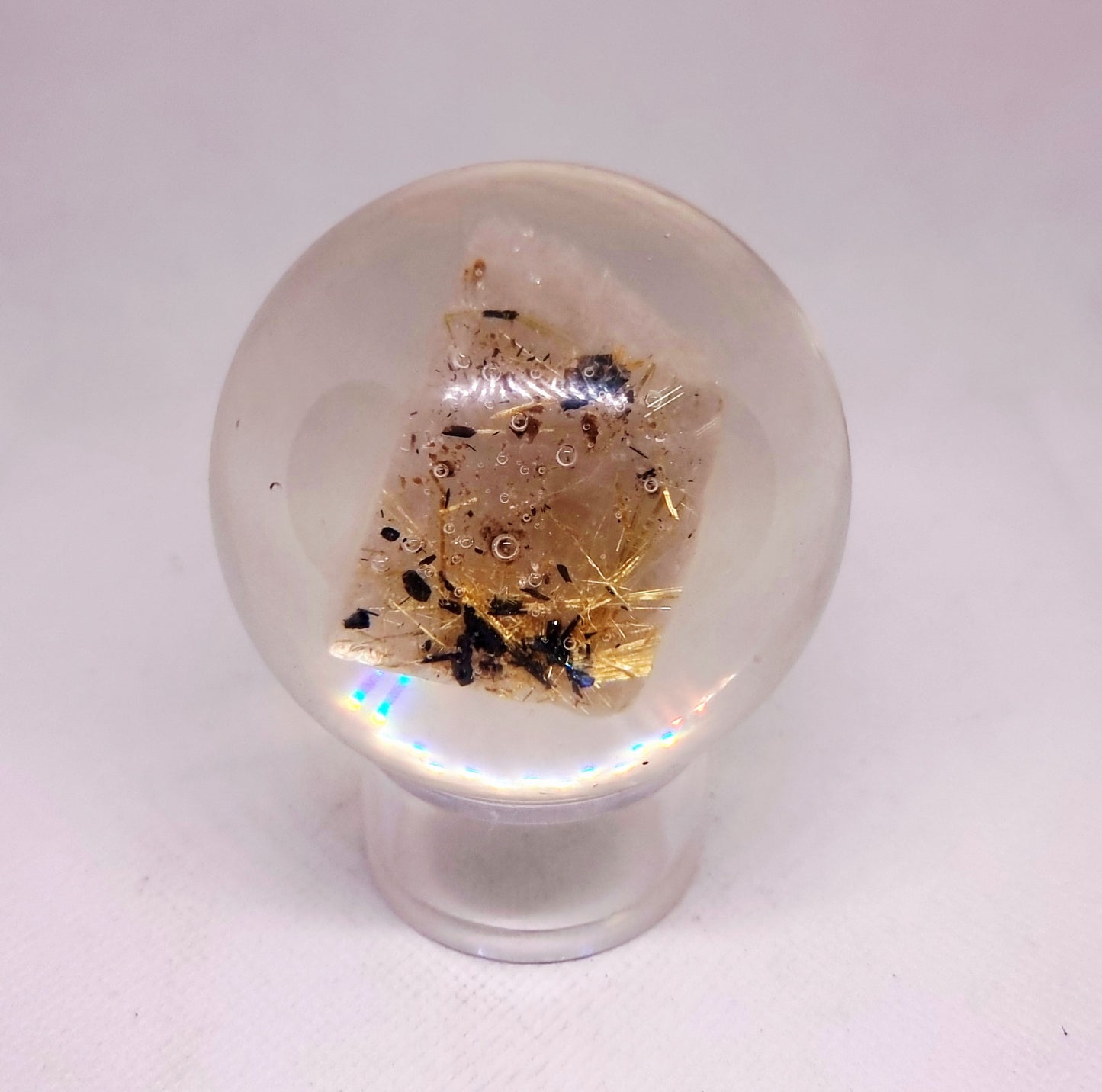 GOLDEN RUTILE QUARTZ IN A RESIN SPHERE 6 cm (205 g) - INTUITION