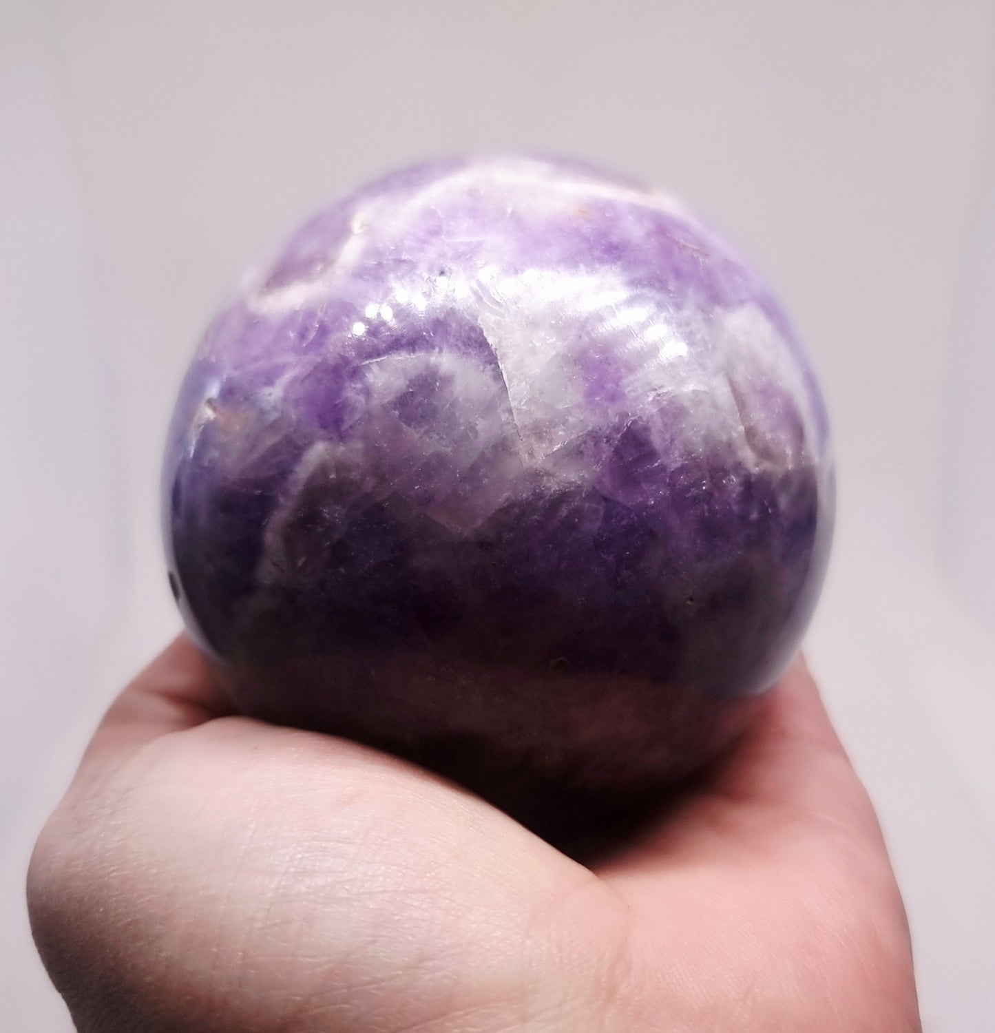 CHEVRON AMETHYST POLISHED SPHERE 8 cm ( 669 g ) - INTUITION