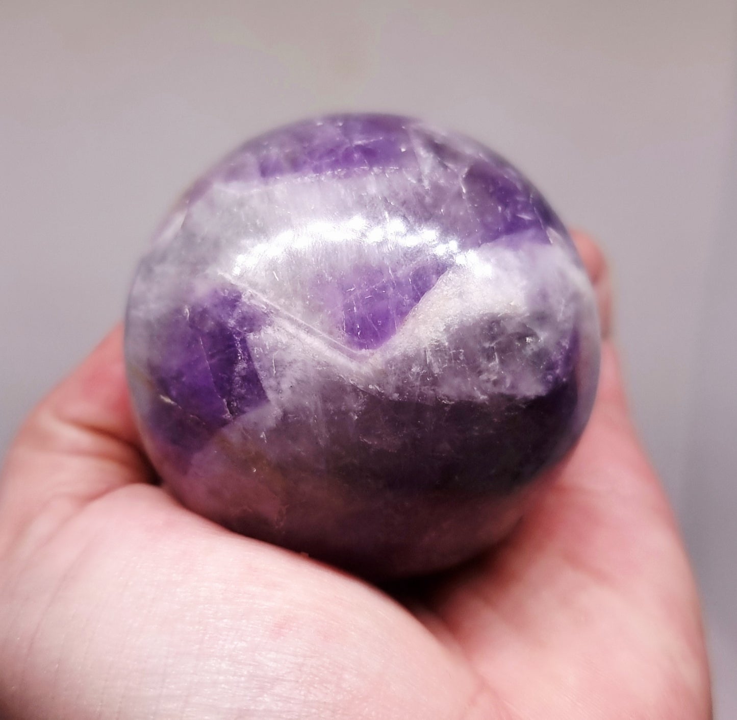 CHEVRON AMETHYST POLISHED SPHERE 5 cm - INTUITION