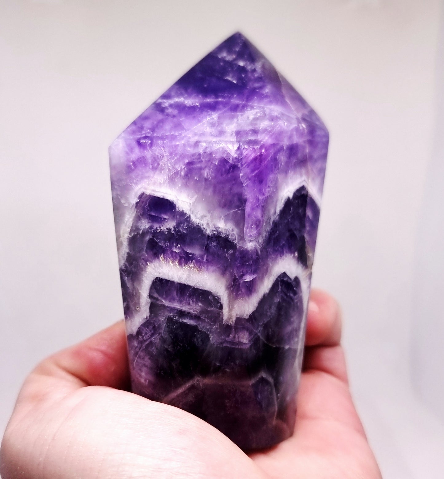 CHEVRON AMETHYST POLISHED TOWER 11.5 cm ( 432 g ) - INTUITION