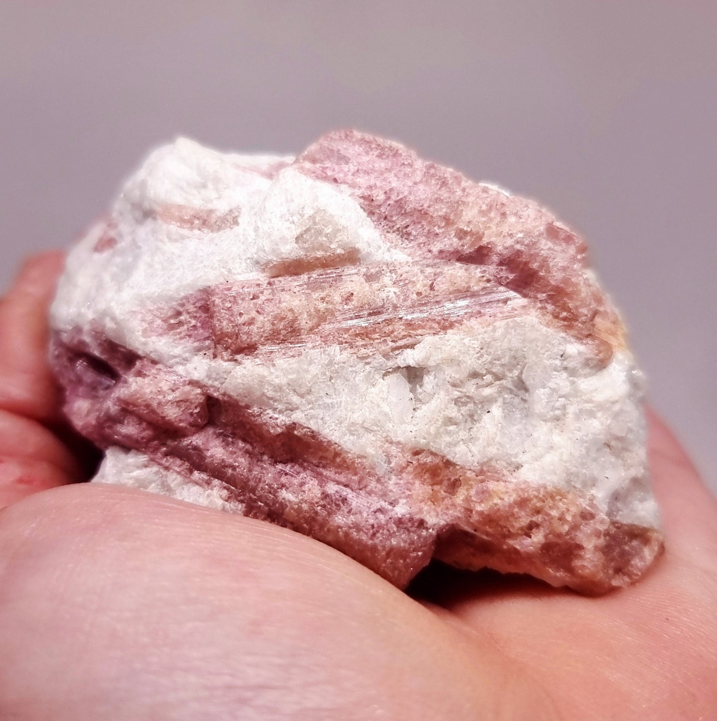 PINK RUBELLITE TOURMALINE IN SCHIST 116 g - PROTECTION