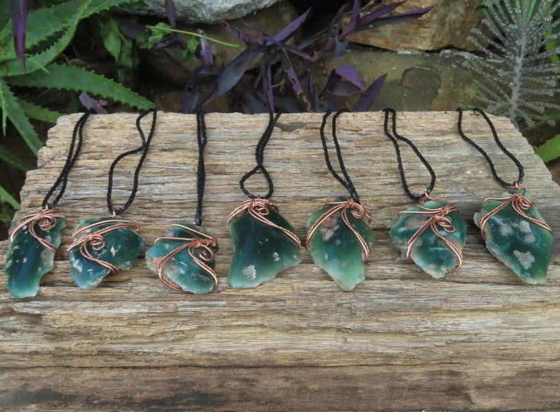 CHROME EMERALD CHRYSOPRASE COPPER WIRE WRAPPED NECKLACE