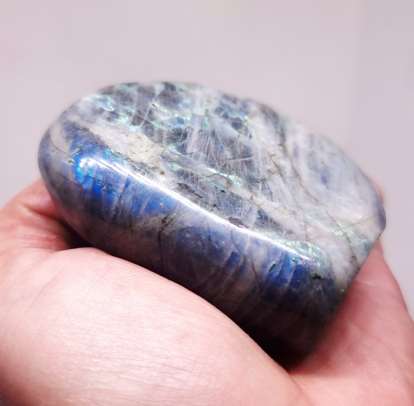 BLUE & GREEN FLASH LABRADORITE FREEFORM 199 g - CLAIRVOYANCE