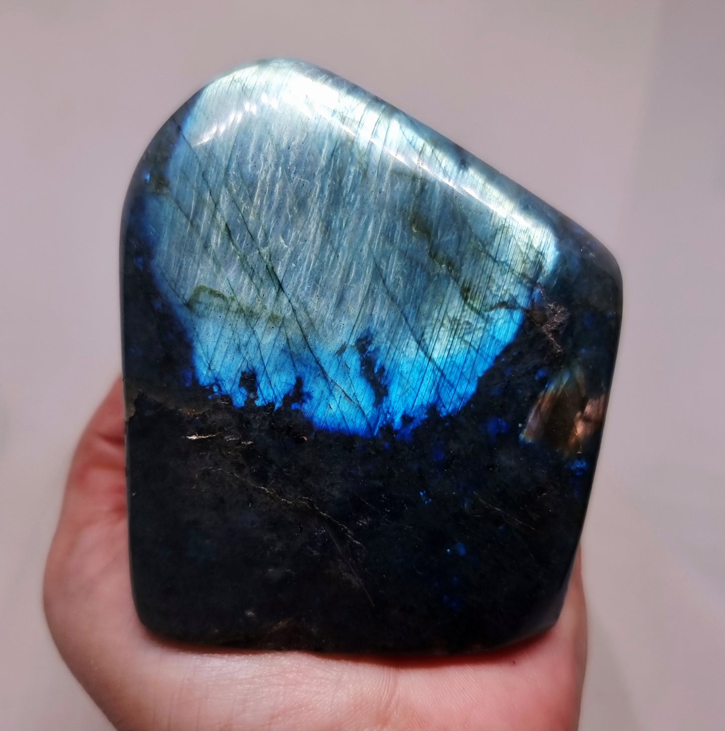 BLUE & GREEN FLASH LABRADORITE FREEFORM 359 g - CLAIRVOYANCE