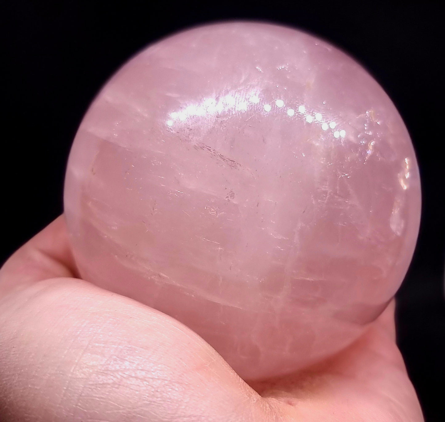 ROSE QUARTZ WITH STAR ASTERISM POLISHED SPHERE 7 cm ( 589g )