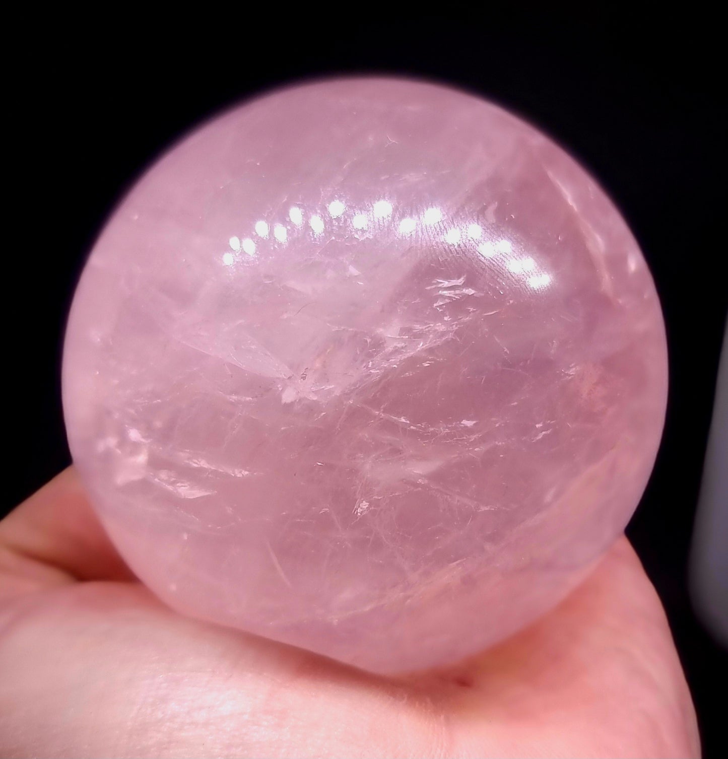 ROSE QUARTZ WITH STAR ASTERISM POLISHED SPHERE 5 cm ( 417g )
