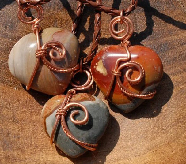POLYCHROME JASPER POLISHED HEARTS IN COPPER WIRE NECKLACE - GROUNDING
