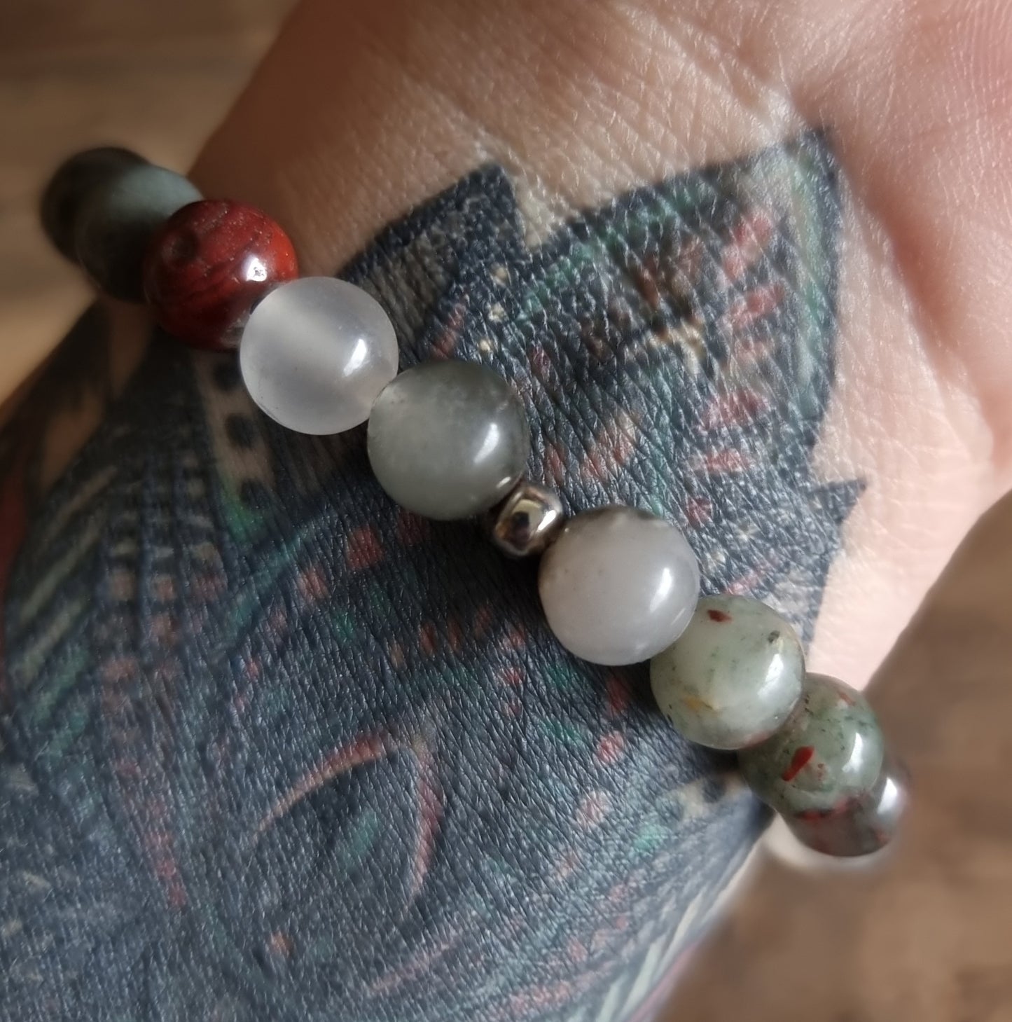 BLOODSTONE ENERGY BRACELET 8 mm - GROUNDING & PROTECTION