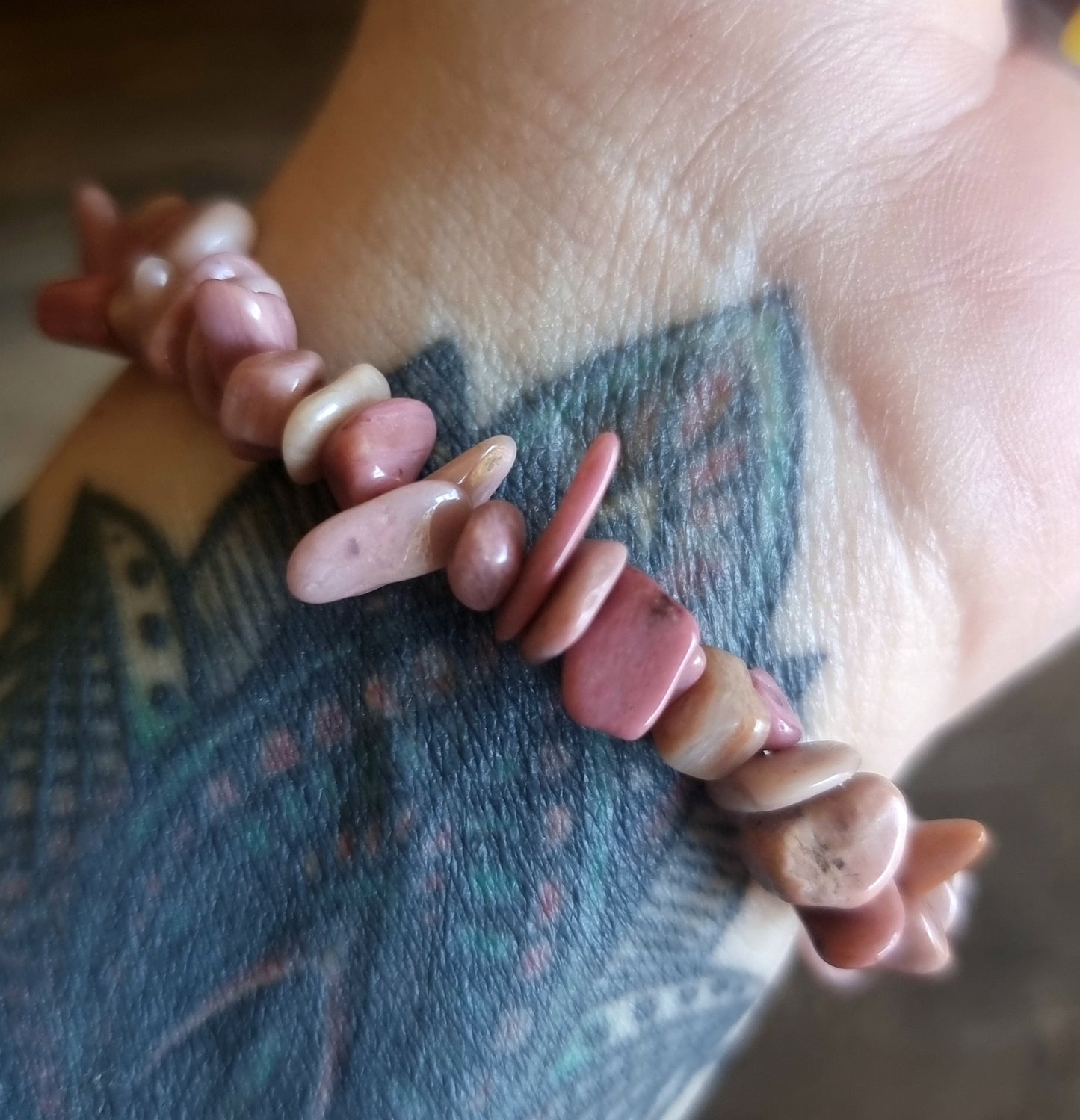 ROSE QUARTZ & RHODONITE CHIPPED BRACELET - LOVE