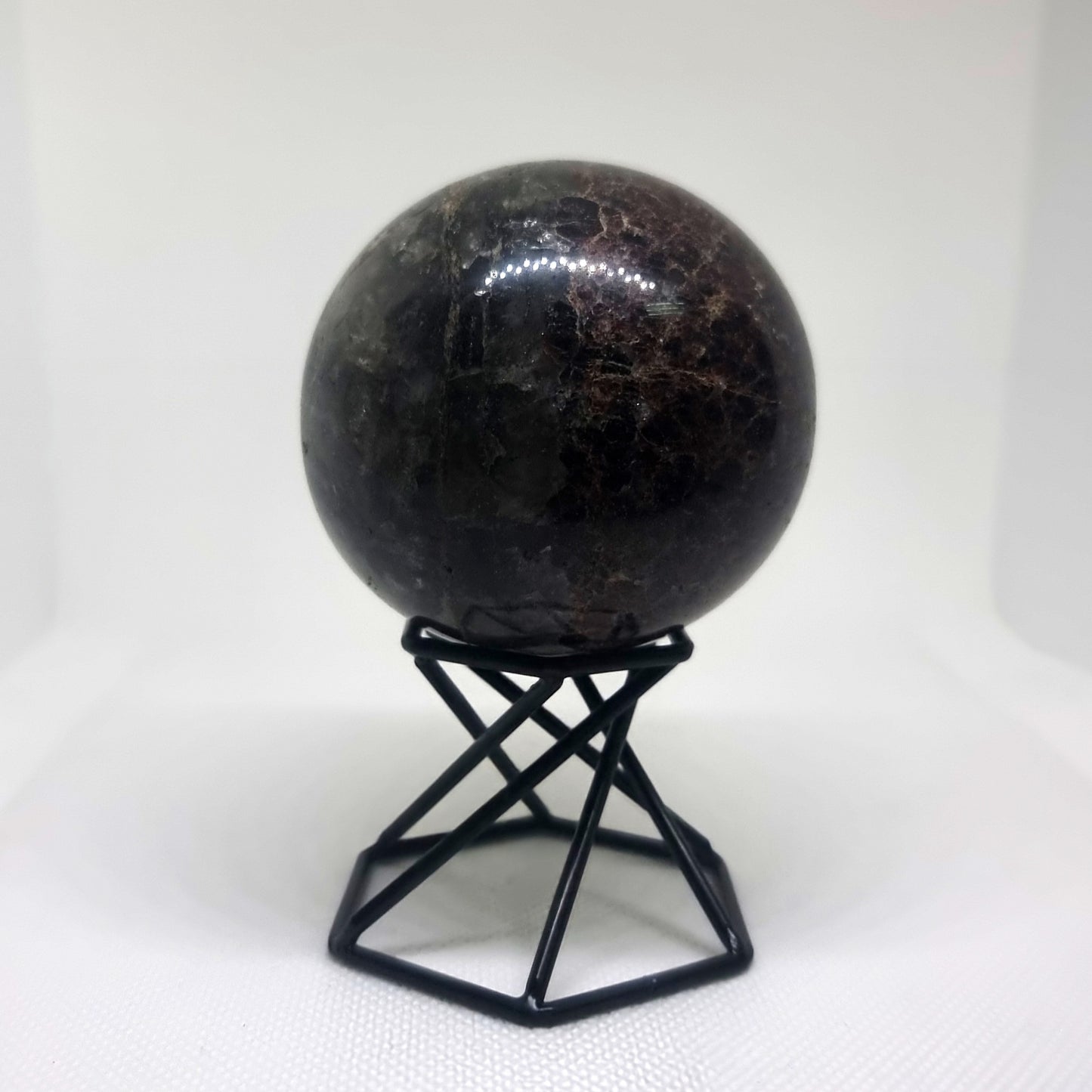 RED GARNET POLISHED SPHERE 6 cm - LOVE & CREATIVITY