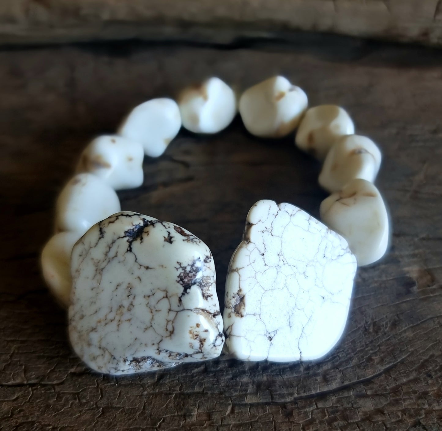 WHITE HOWLITE ENERGY NUGGET BRACELET 12 mm - HIGHER REALMS