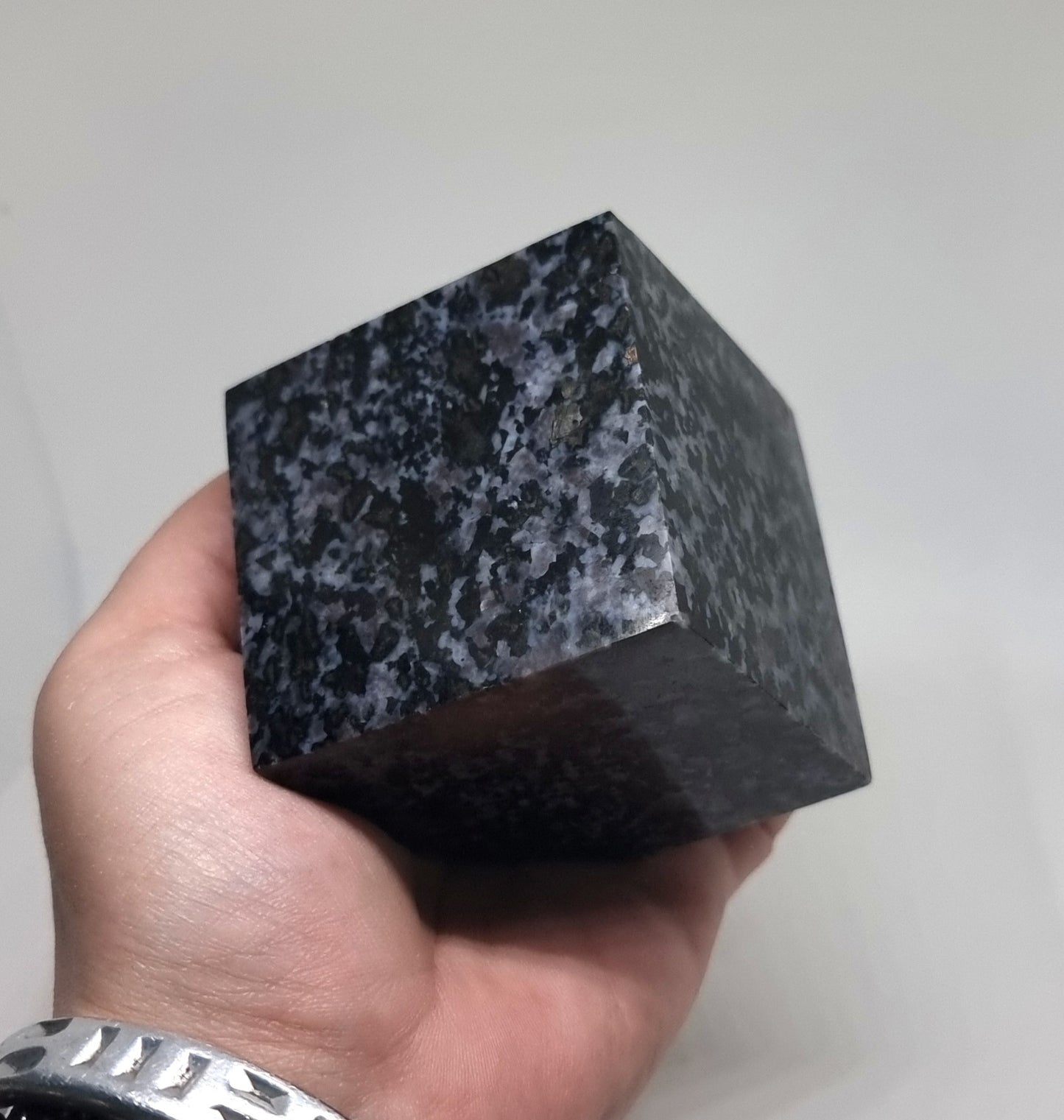 MERLINITE (GABBRO) POLISHED CUBE CUT TO STAND 614 g - INTUITION