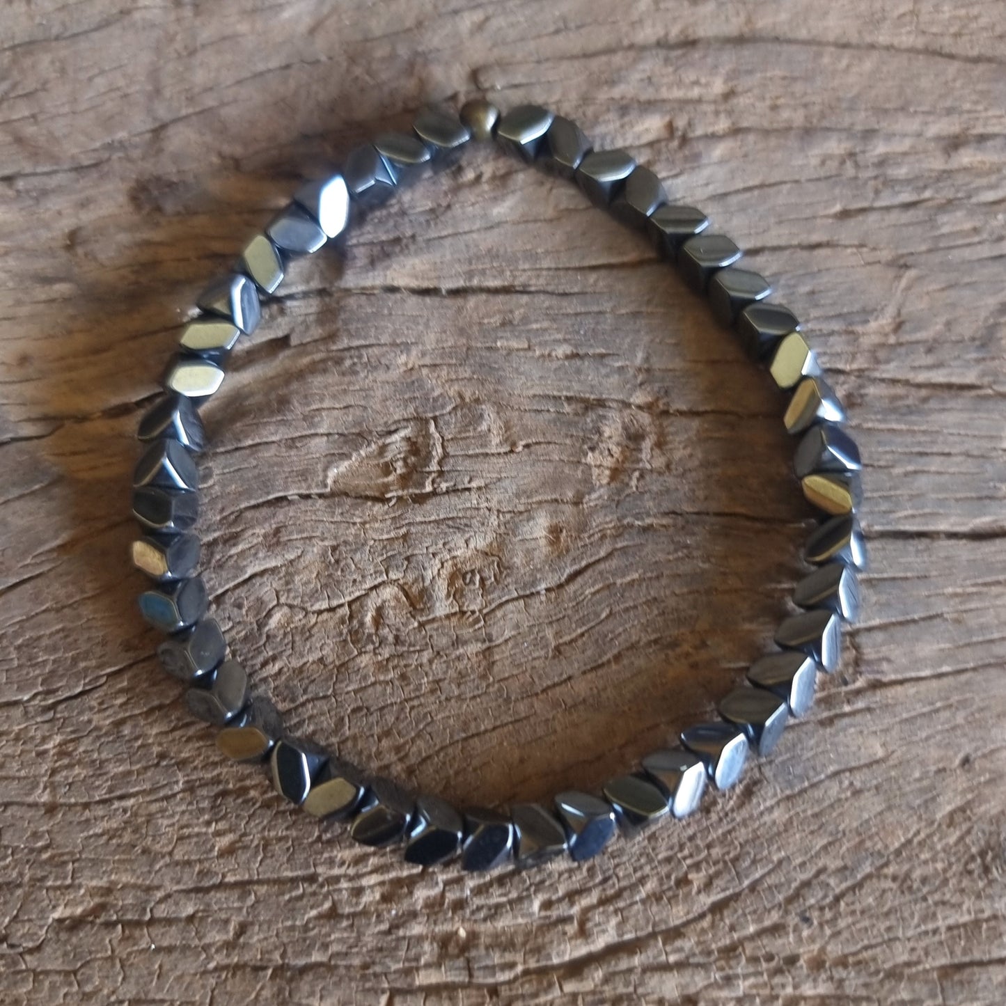 HEMATITE FACETED ENERY BRACELET 4 mm - GROUNDING & PROTECTION