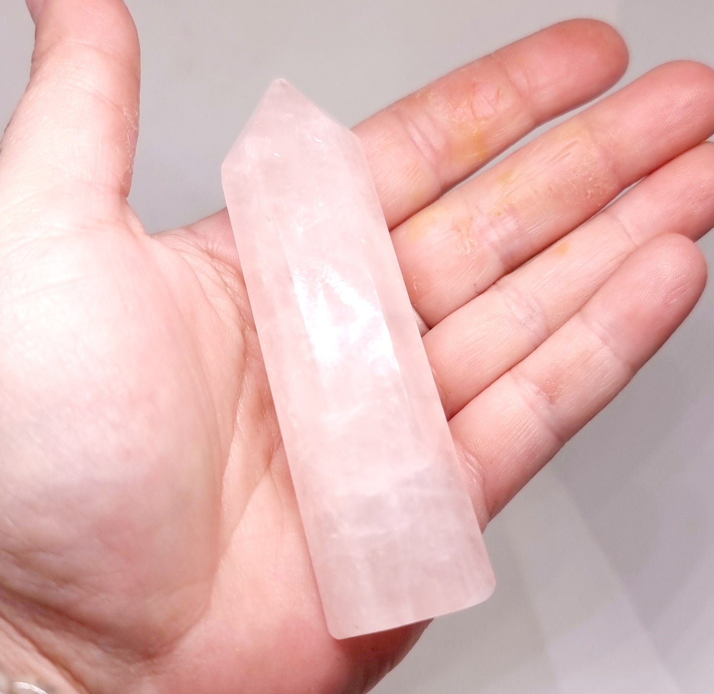 ROSE QUARTZ 6 SIDED TOWER 10 cm (96g) - UNCONDITIONAL LOVE