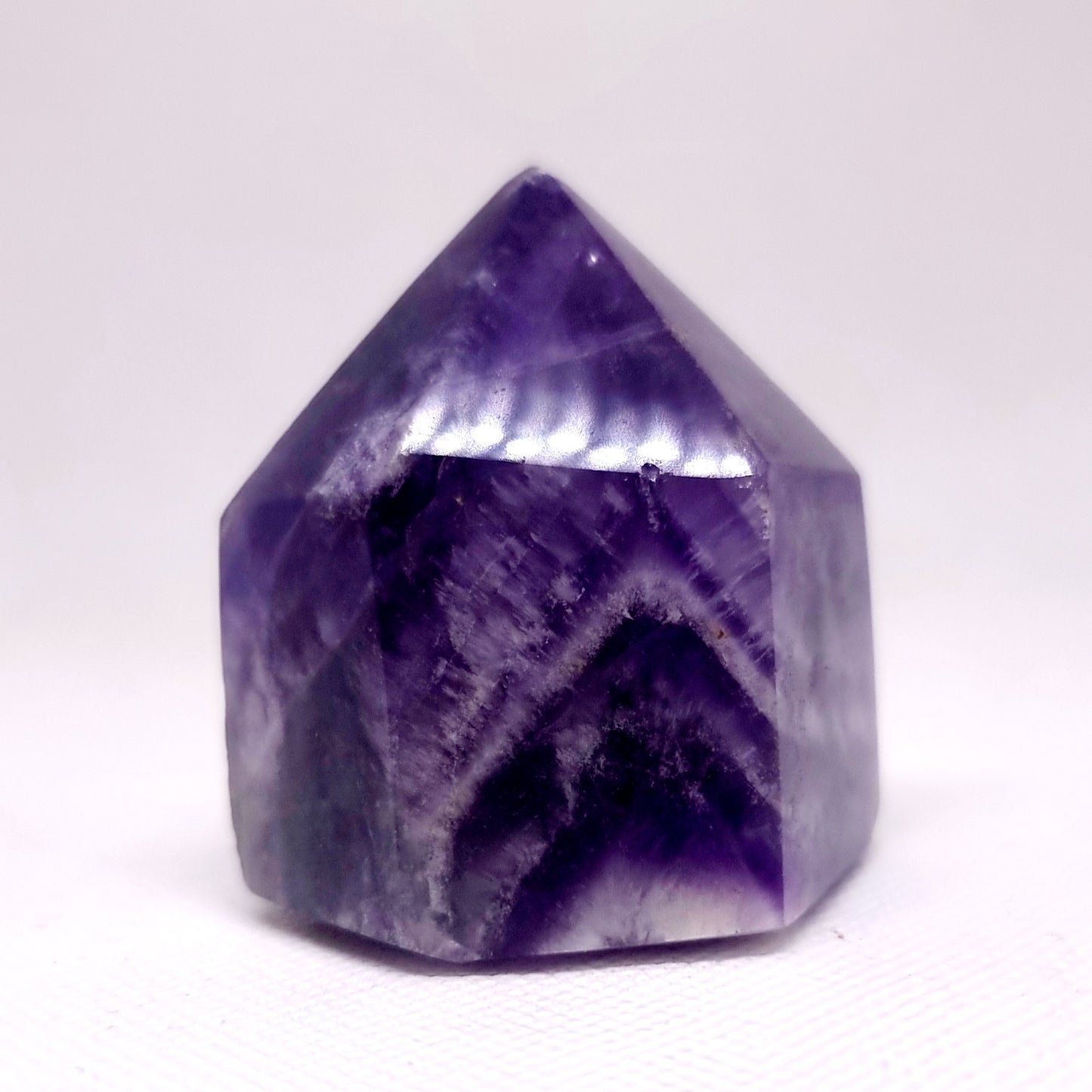 CHEVRON AMETHYST POLISHED TOWER 6 cm (159g) - INTUITION