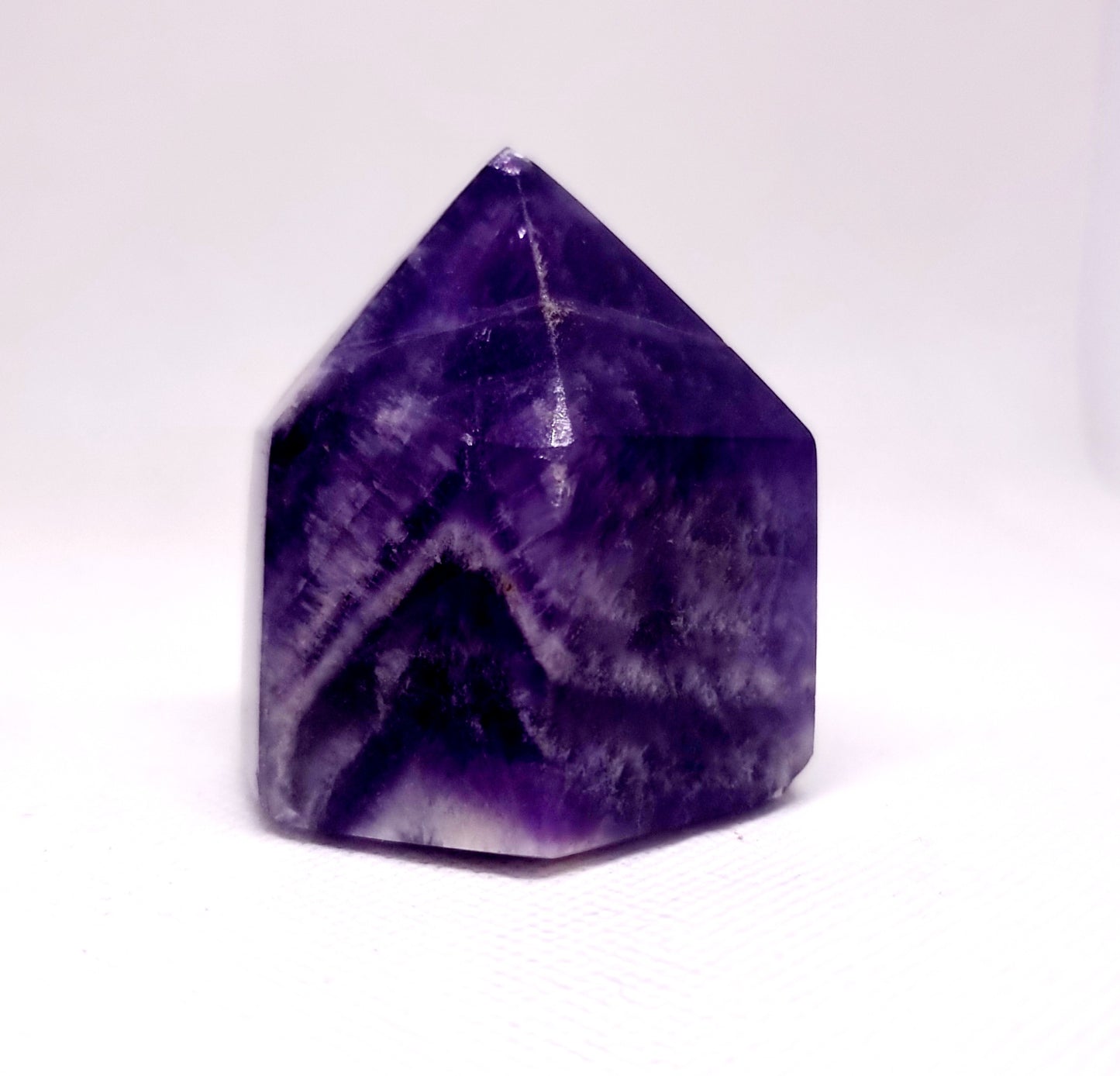 CHEVRON AMETHYST POLISHED TOWER 6 cm (159g) - INTUITION