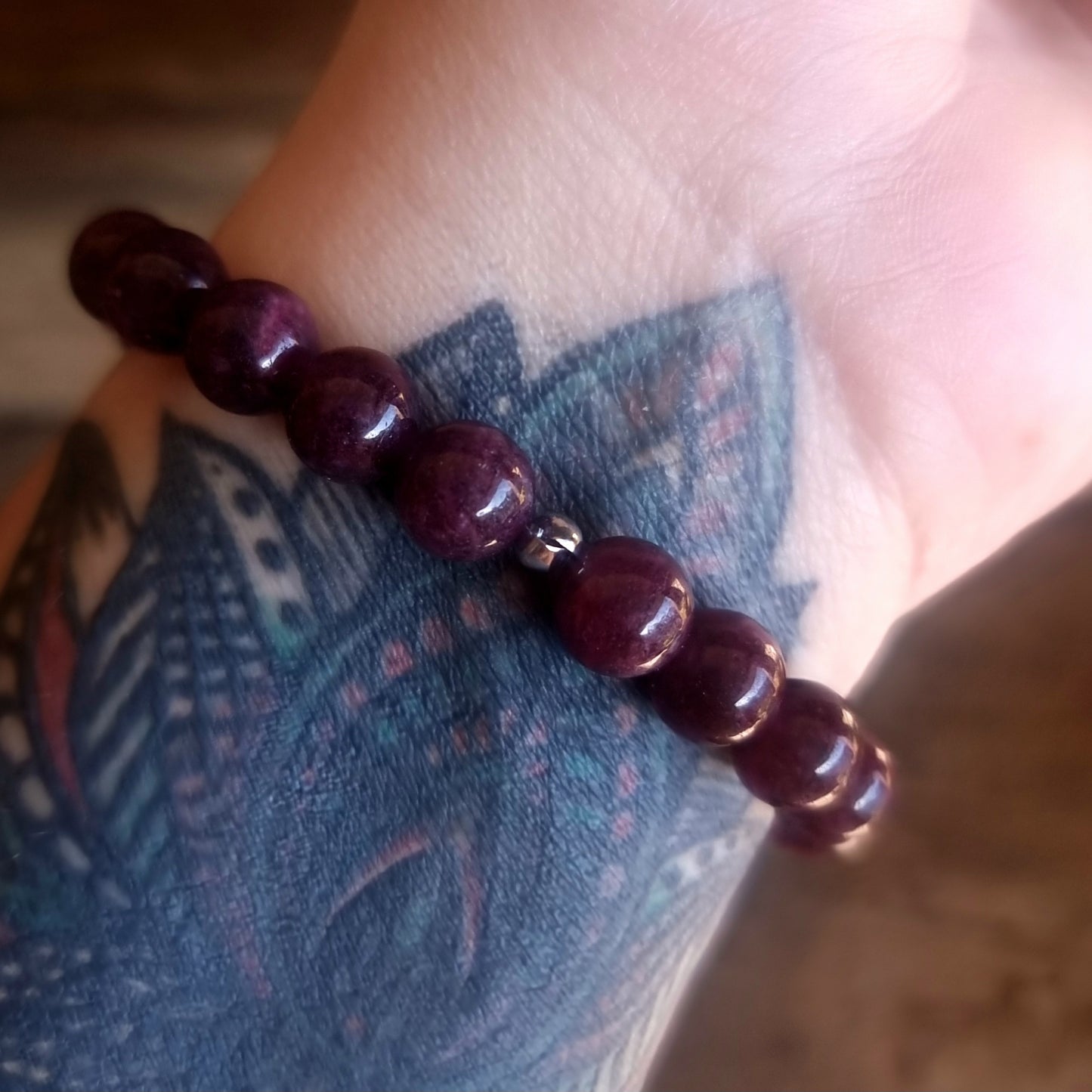 GARNET ENERGY BRACELET 8 mm - LOVE