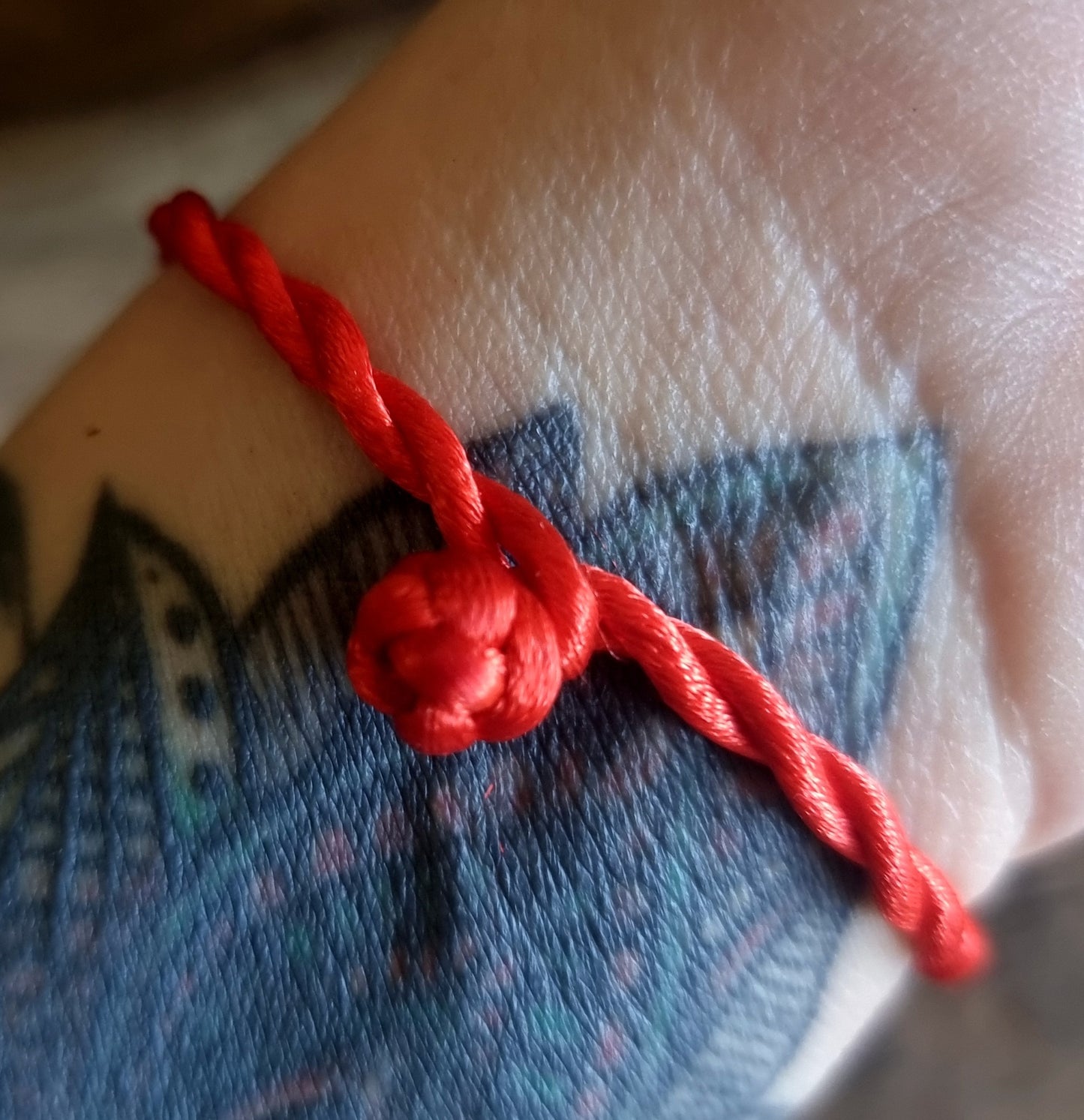 LUCKY 5 COINS RED WOVEN BRACELET