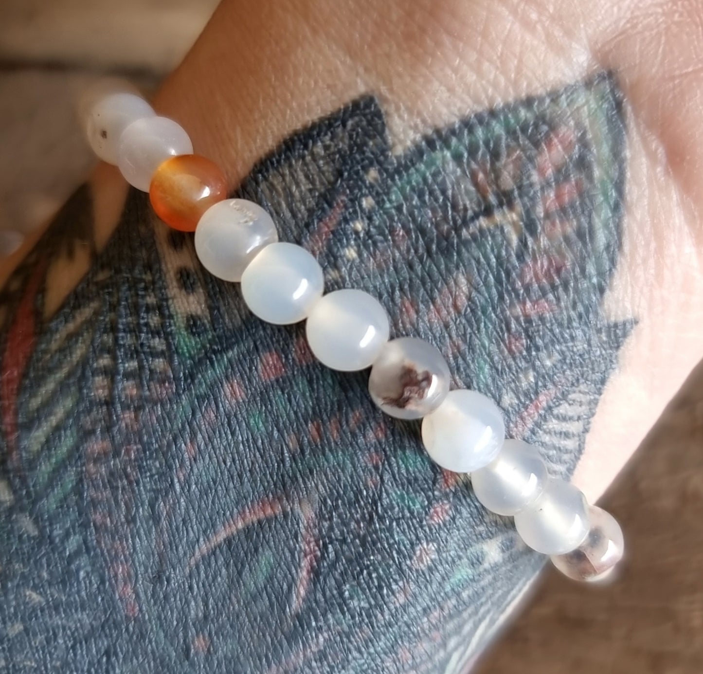 WHITE AGATE ENERGY BRACELET 6 mm - ANGEL & SPIRIT GUIDES COMMUNICATION