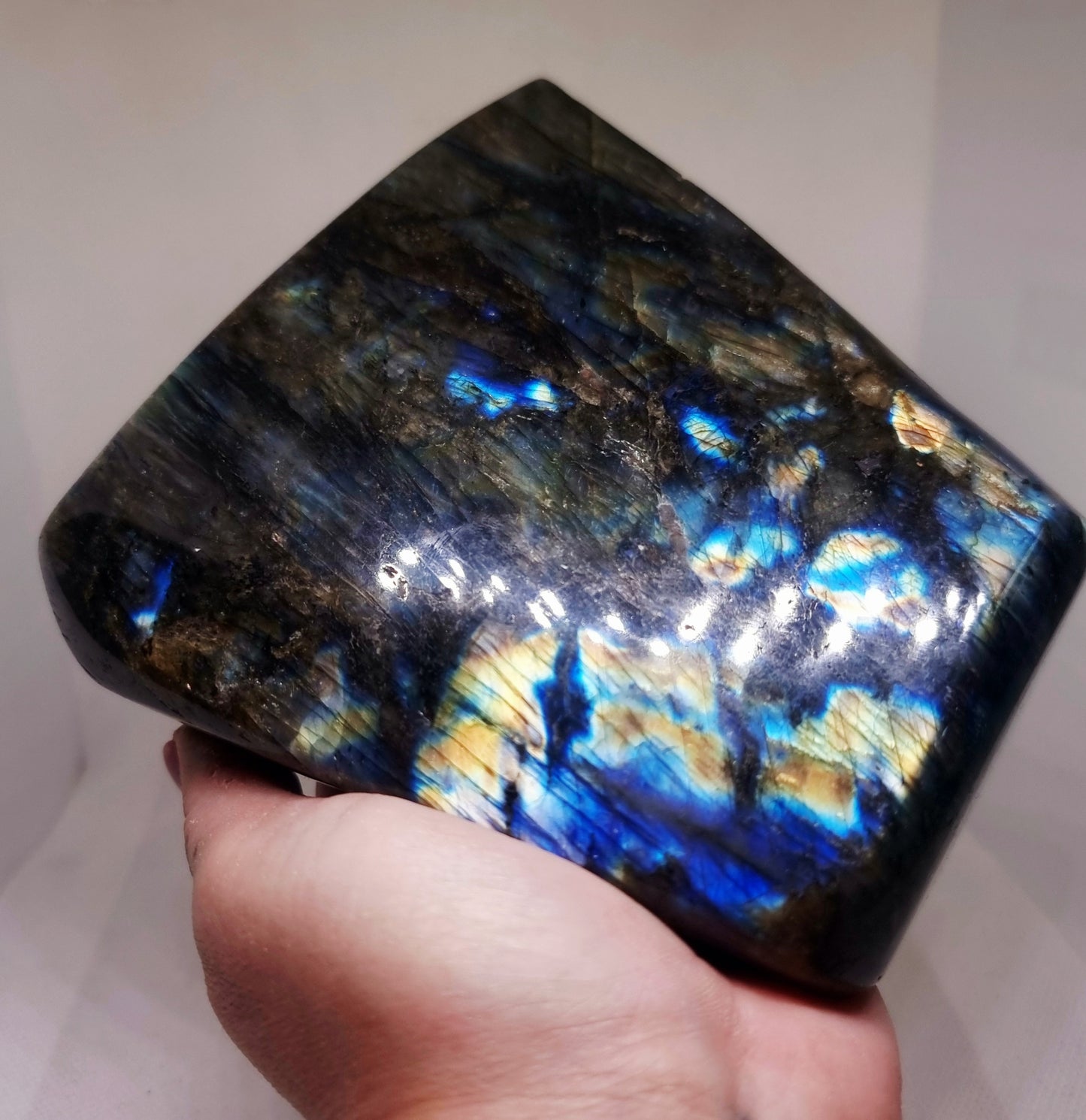 POLISHED BLUE & GREEN FLASH LABRADORITE FREEFORM 1.62 kg - CLAIRVOYANCE