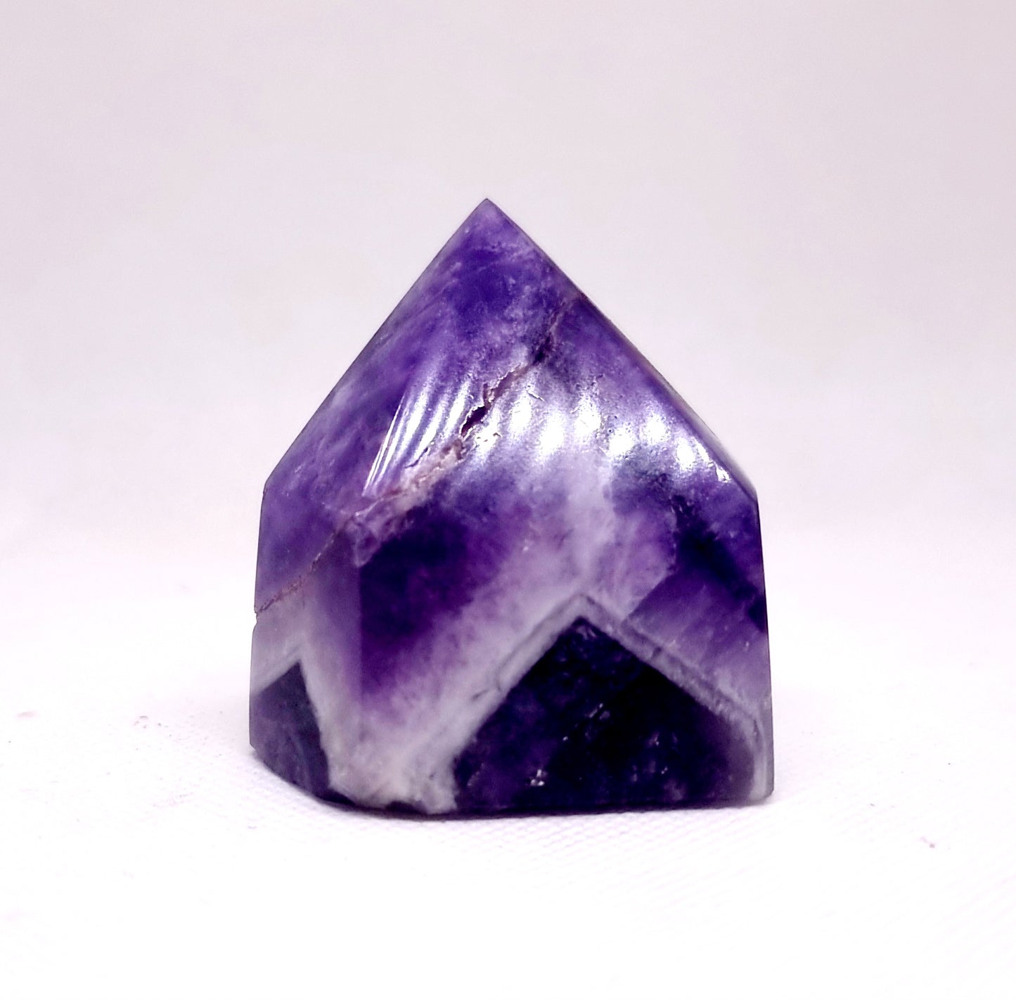CHEVRON AMETHYST POLISHED TOWER 6 cm (160g) - INTUITION