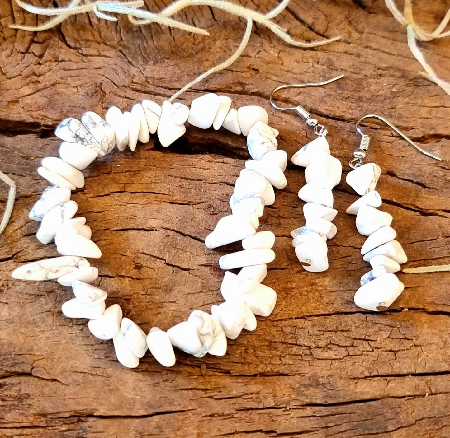 HOWLITE WHITE JEWELLERY SET - THE CALMING STONE