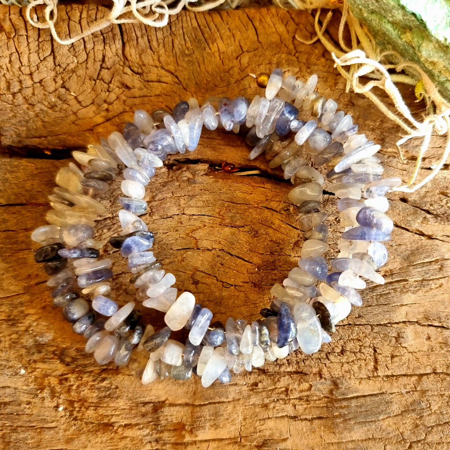 LOLITE MEMORY WIRE BRACELET - WEATHERING THE STORM