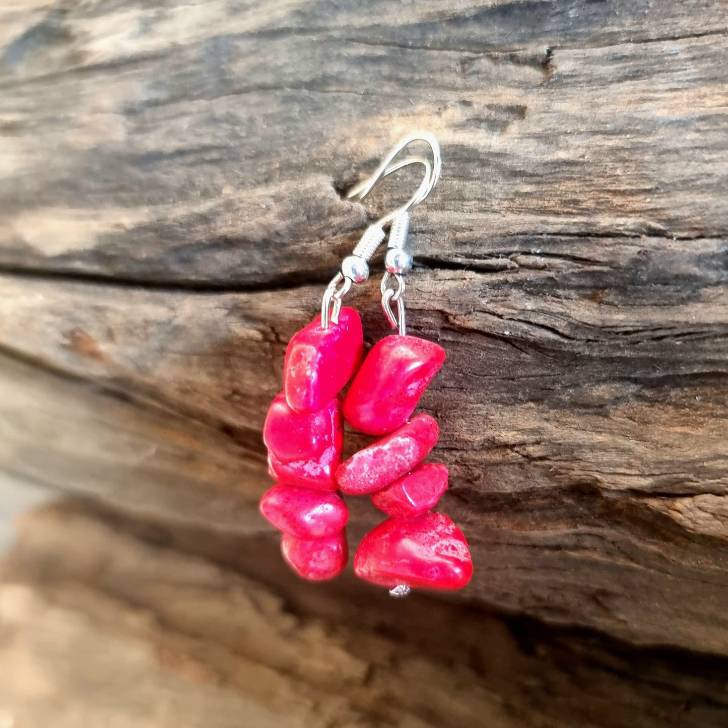 RED HOWLITE EARRINGS 4cm - THE CALMING STONE
