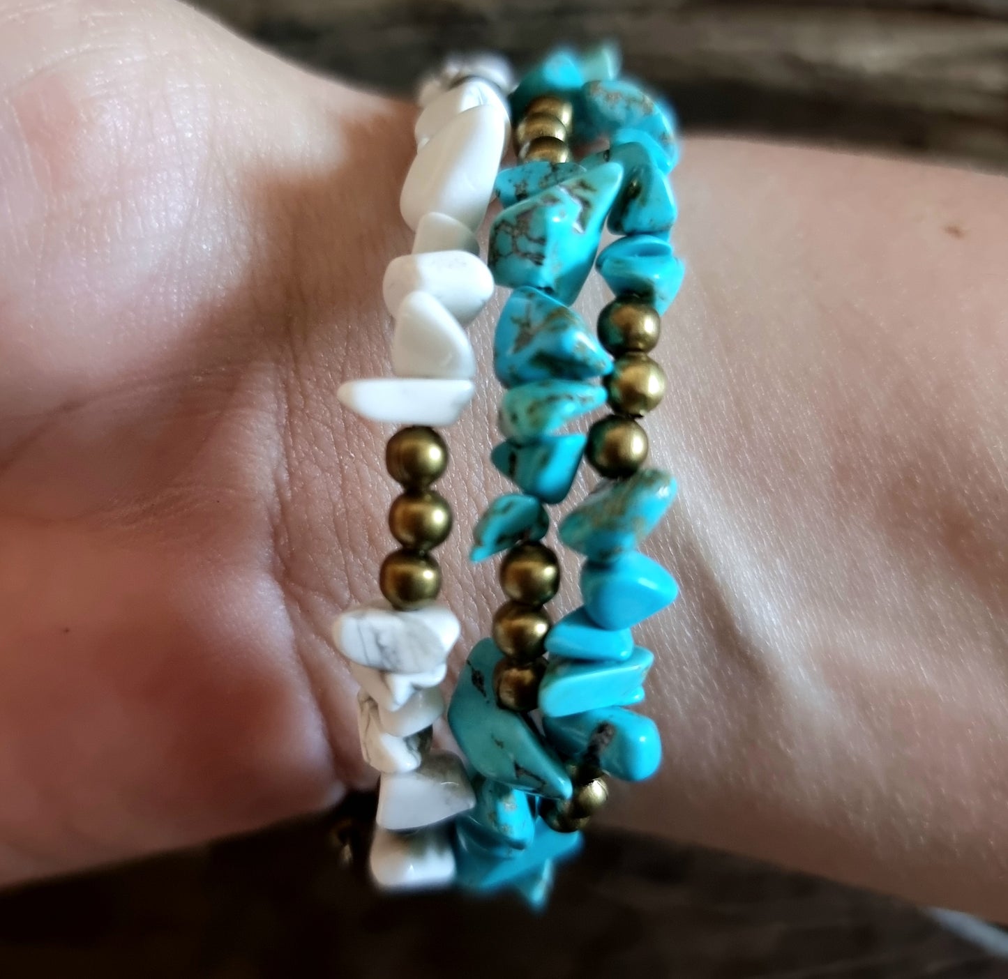 HOWLITE CHIPPED MEMORY WIRE BRACELET - CALMING STONE