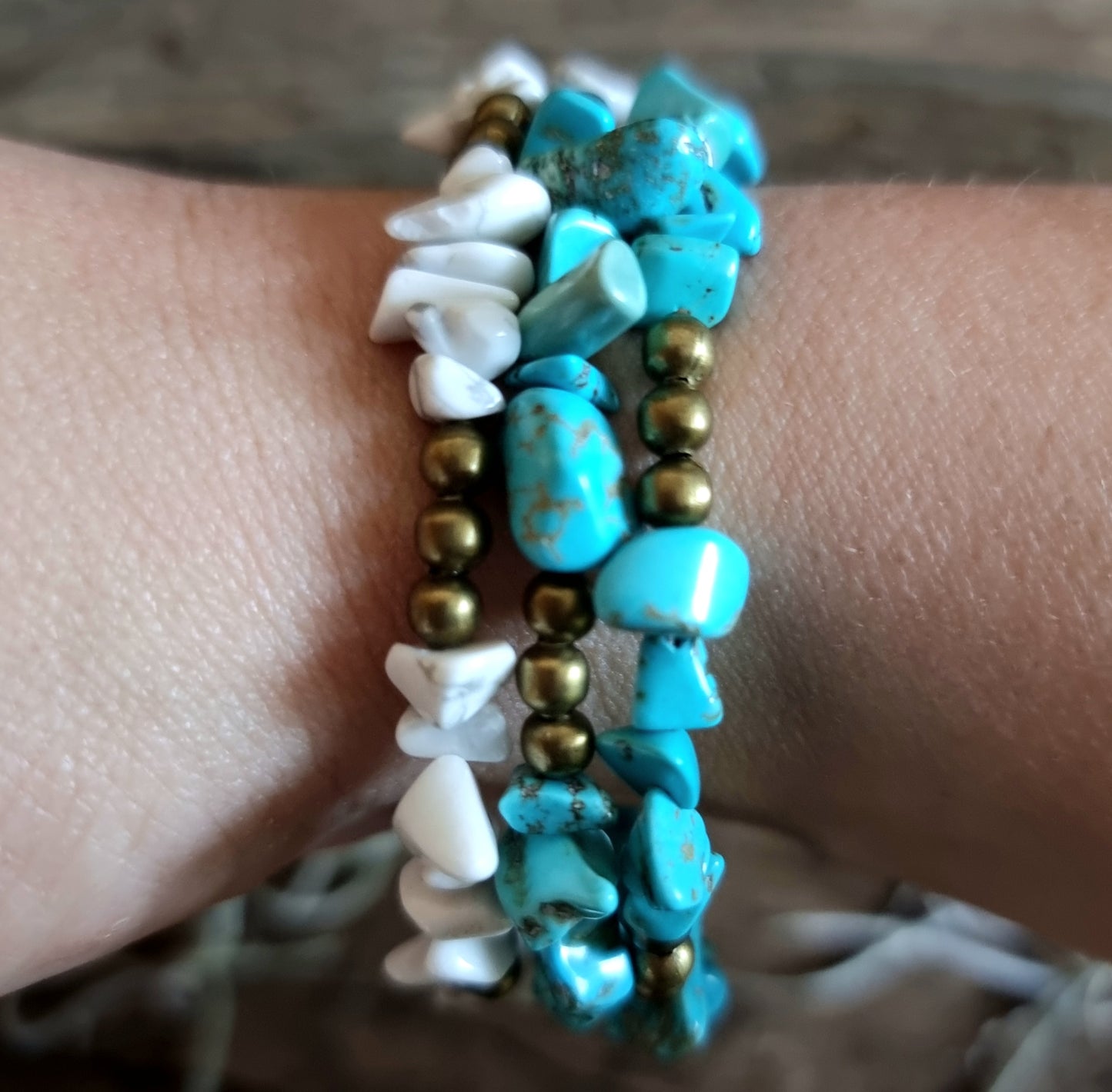 HOWLITE CHIPPED MEMORY WIRE BRACELET - CALMING STONE