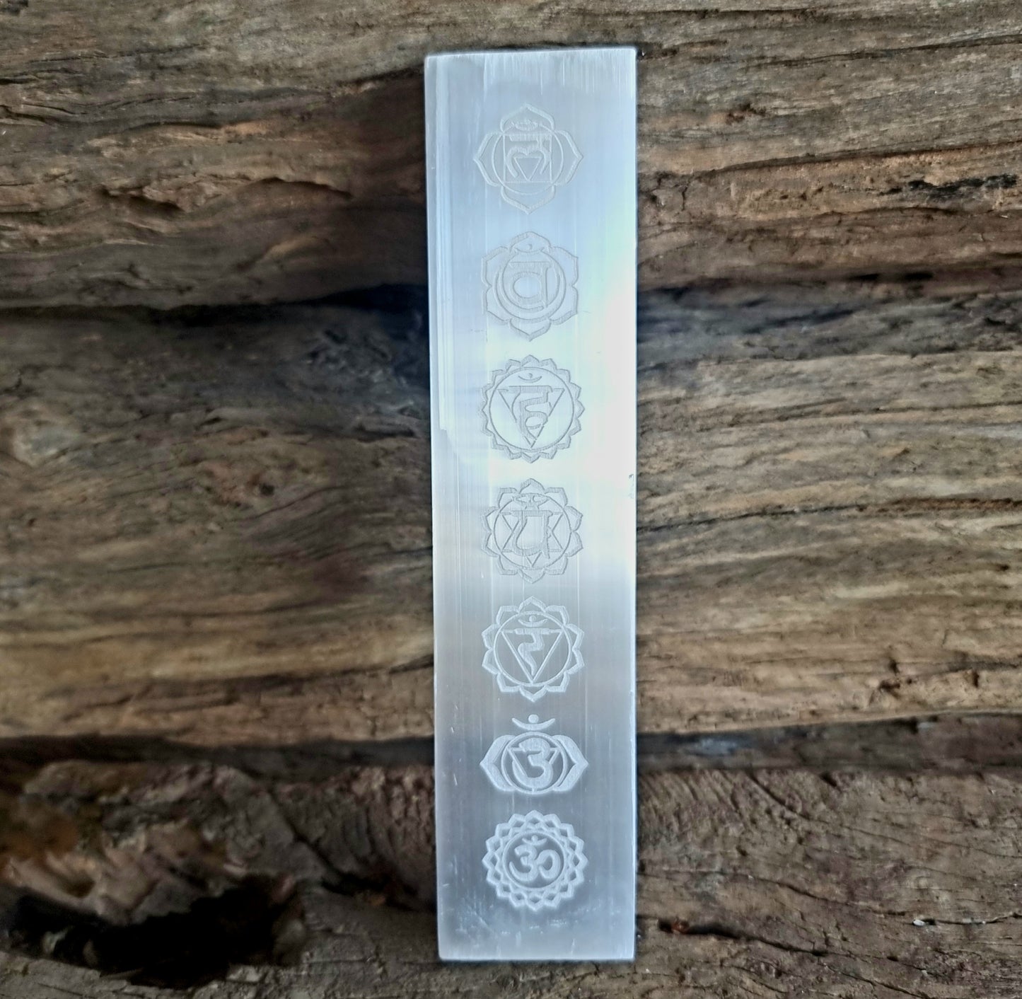 SELENITE 7 CHAKRAS CHARGING PLATE - ANGELIC GUIDANCE