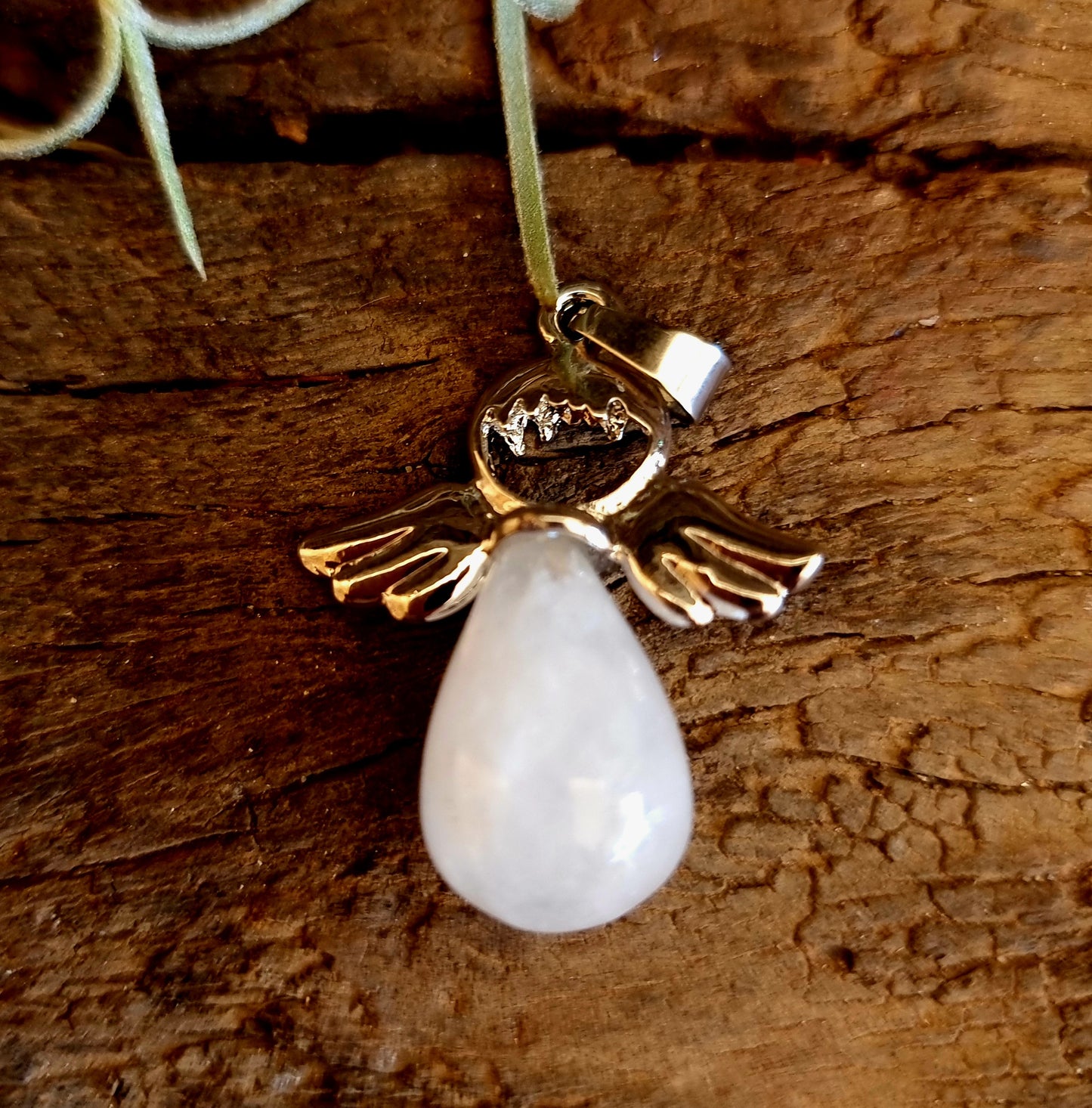 CLEAR QUARTZ ANGEL PENDANT - ENERGY AMPLIFIER