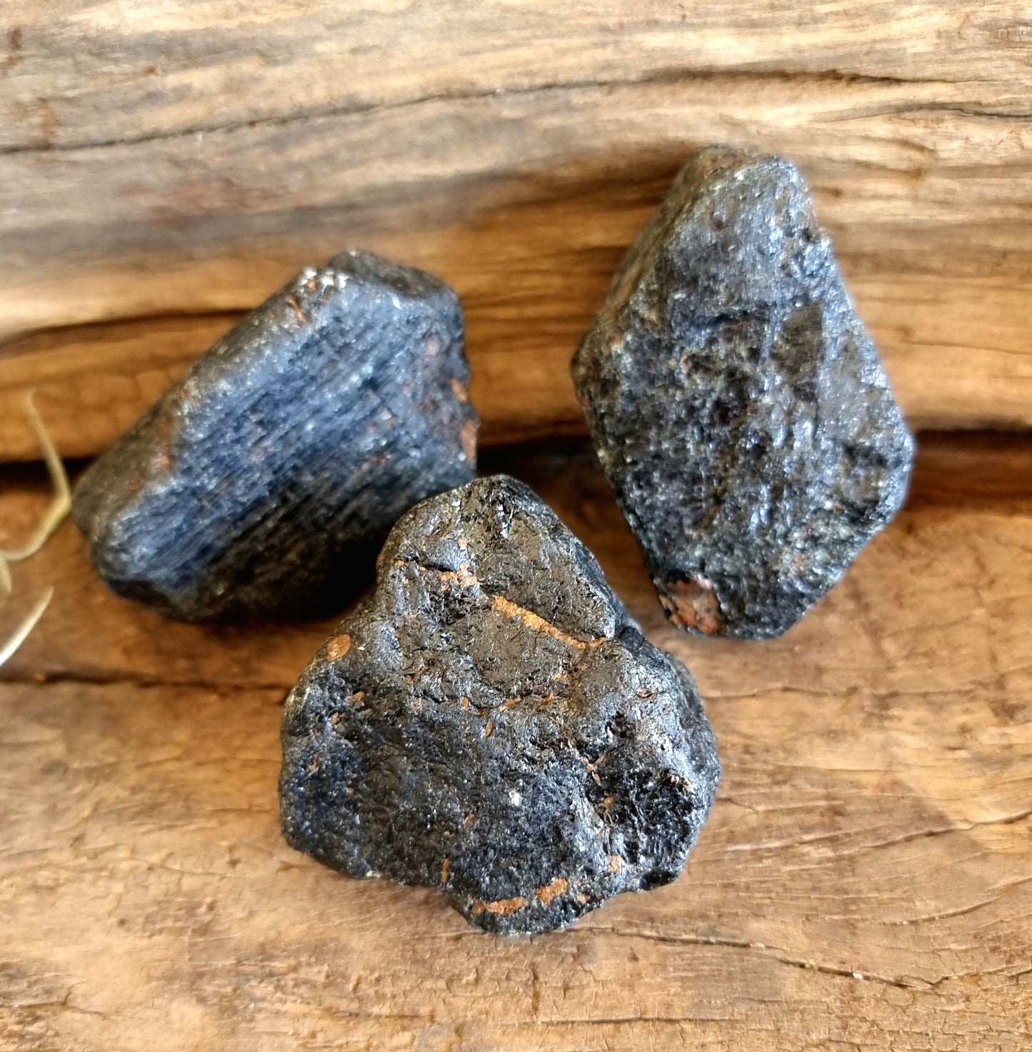 TOURMALINE ROUGH 5-7cm - PROTECTION & PROSPERITY