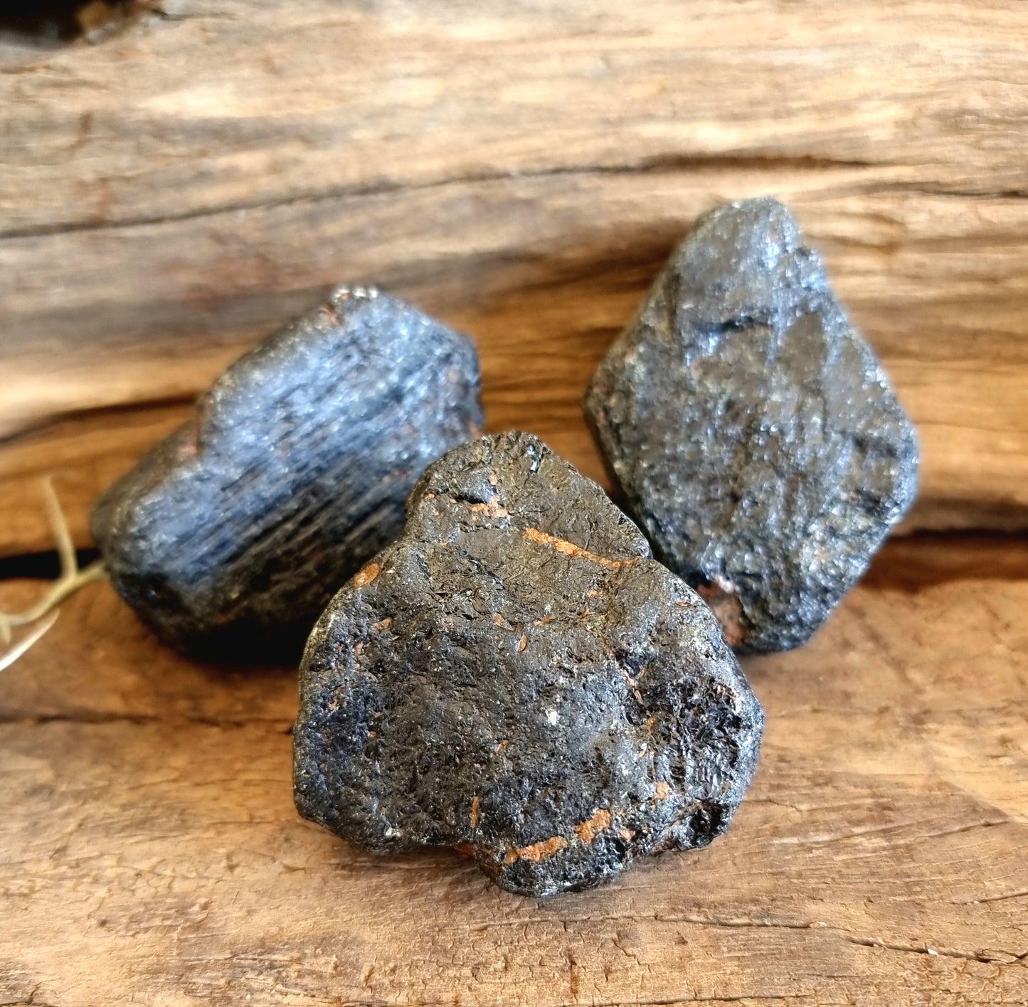 TOURMALINE ROUGH 5-7cm - PROTECTION & PROSPERITY