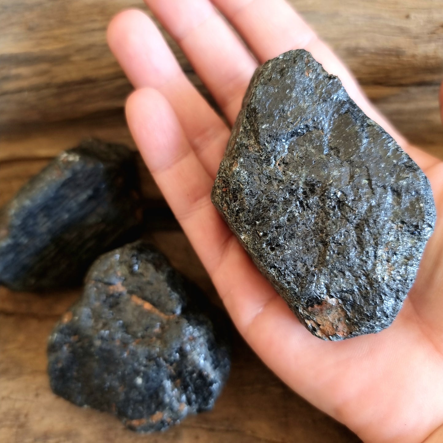 TOURMALINE ROUGH 5-7cm - PROTECTION & PROSPERITY