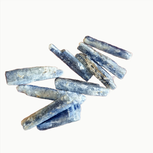 BLUE KYANITE STICKS 3 - 5 cm - GROUNDING & ATTUNEMENT