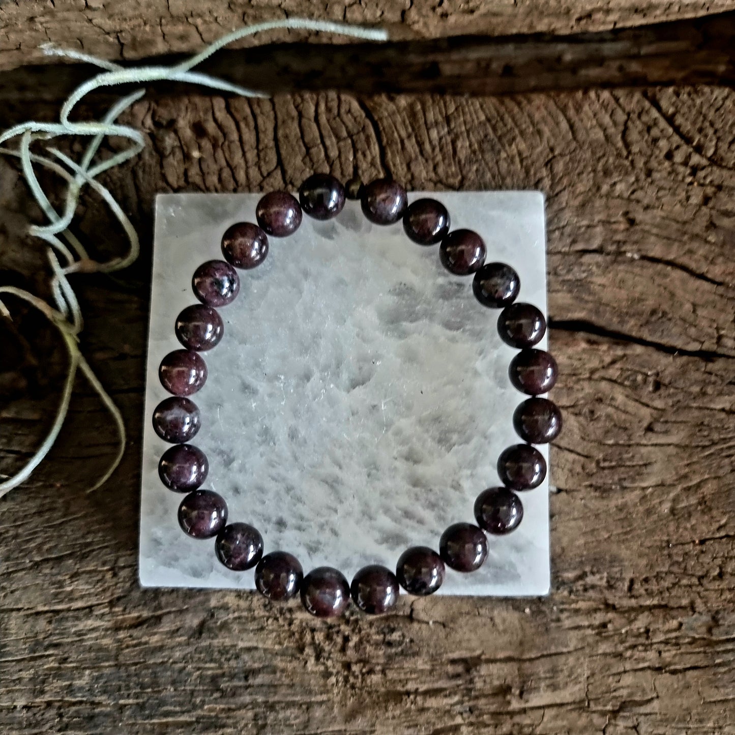 GARNET ENERGY BRACELET 8 mm - LOVE