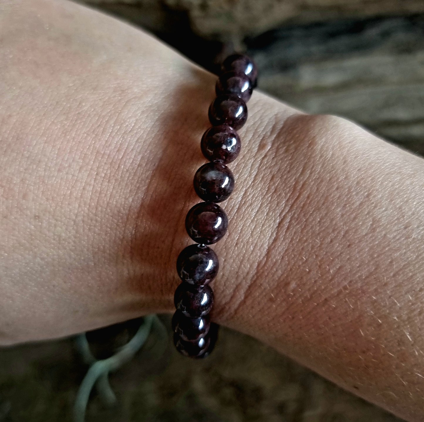 GARNET ENERGY BRACELET 8 mm - LOVE