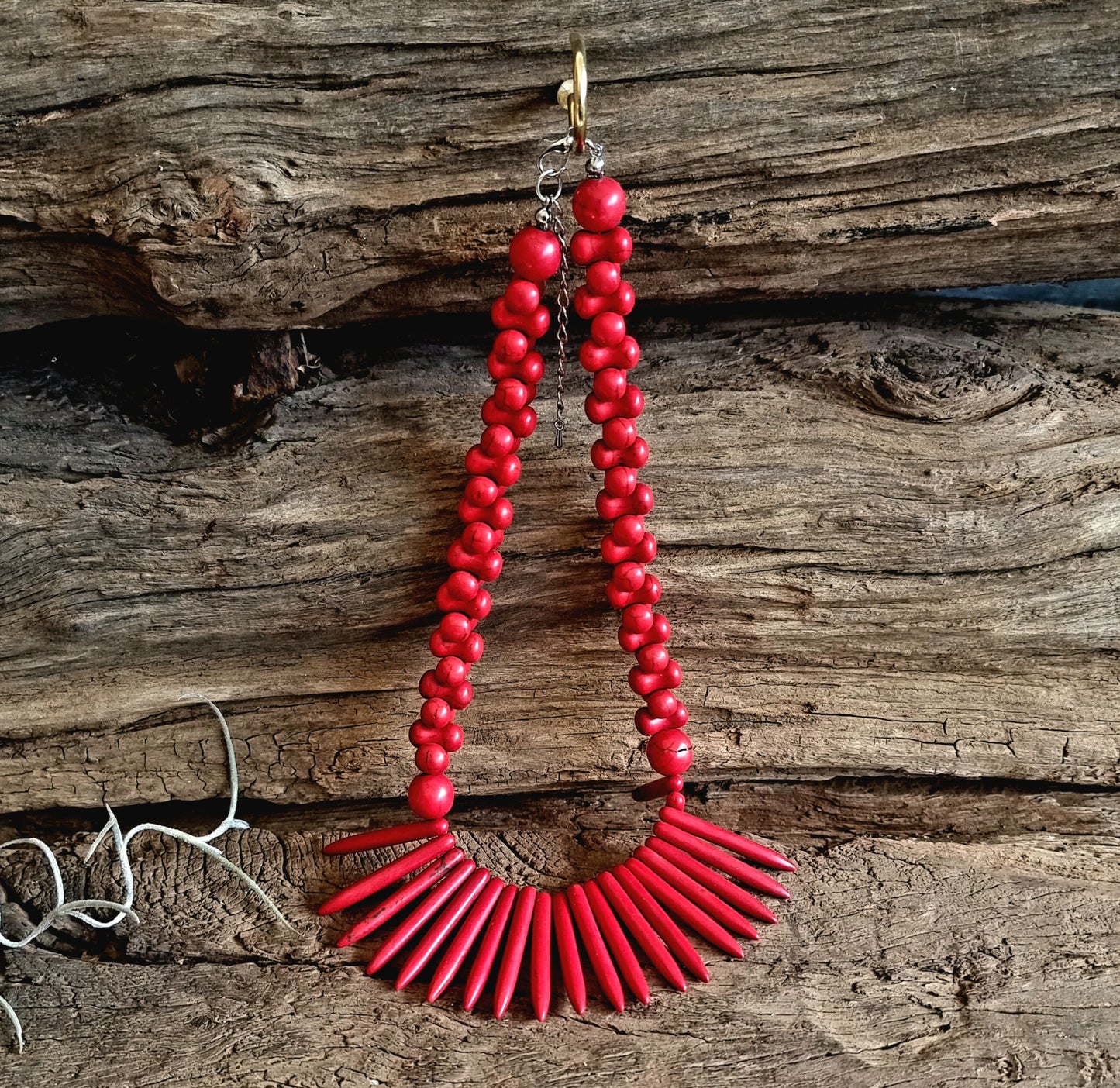 RED HOWLITE NECKLACE - ATTUNEMENT