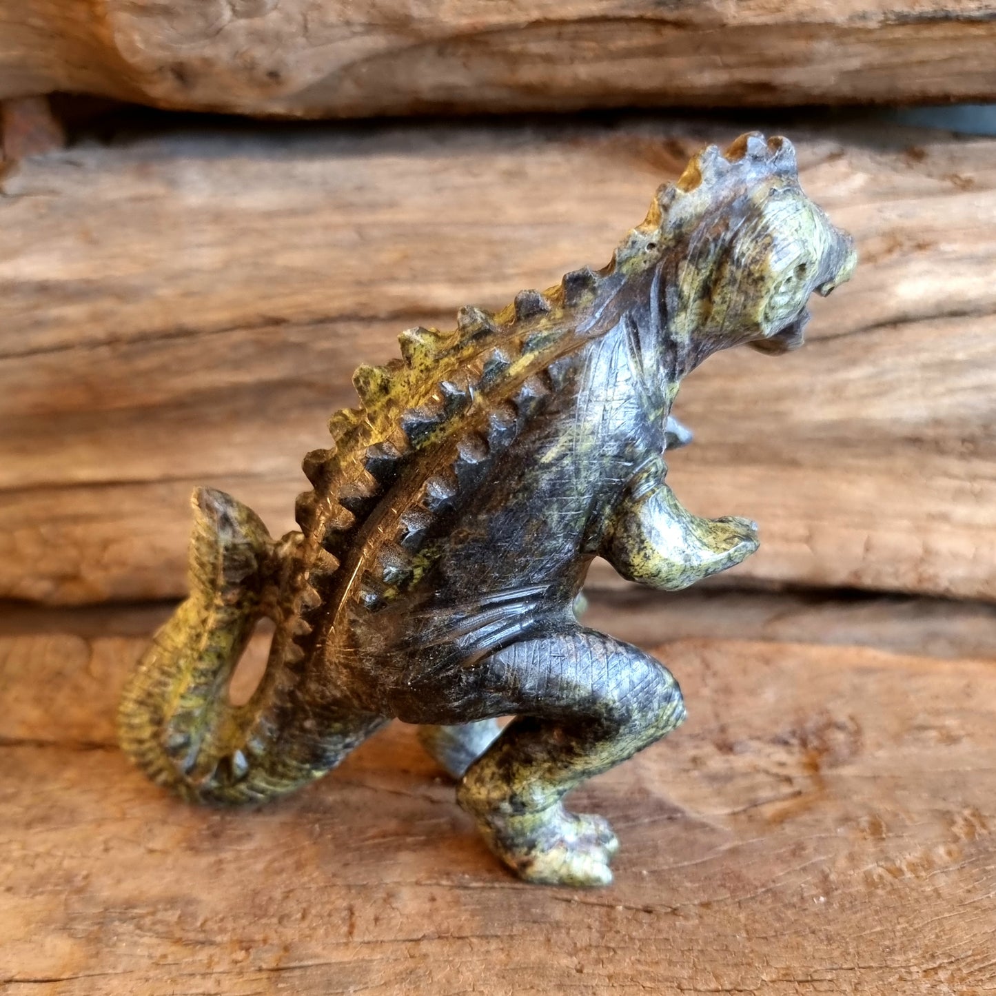 SERPENTINE HANDCARVED DINOSAUR T-REX - INTUITION & PSYCHIC ABILITIES