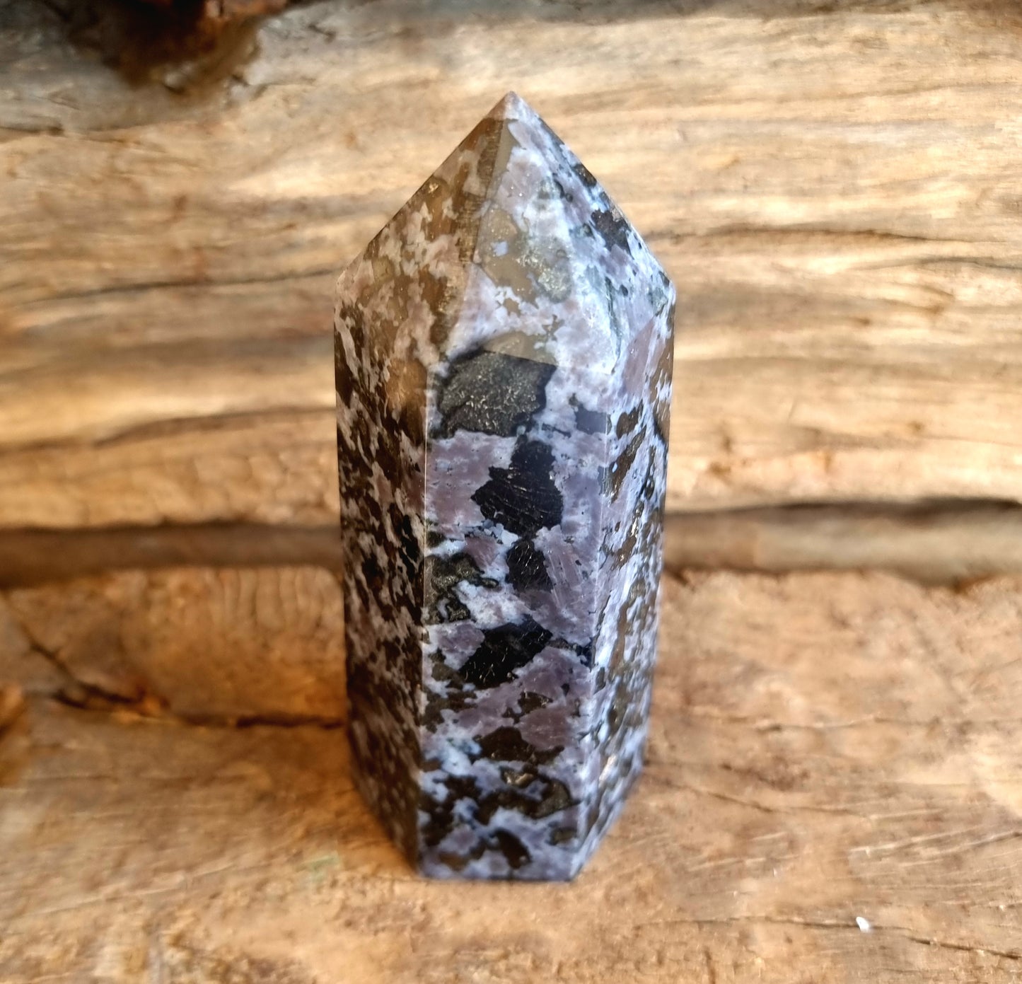 MERLINITE  (GABBRO) TOWER - INTUITION