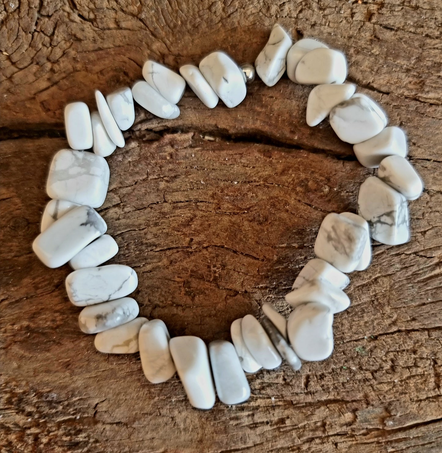 WHITE HOWLITE CHIPPED BRACELET - THE HIGHER REALM STONE