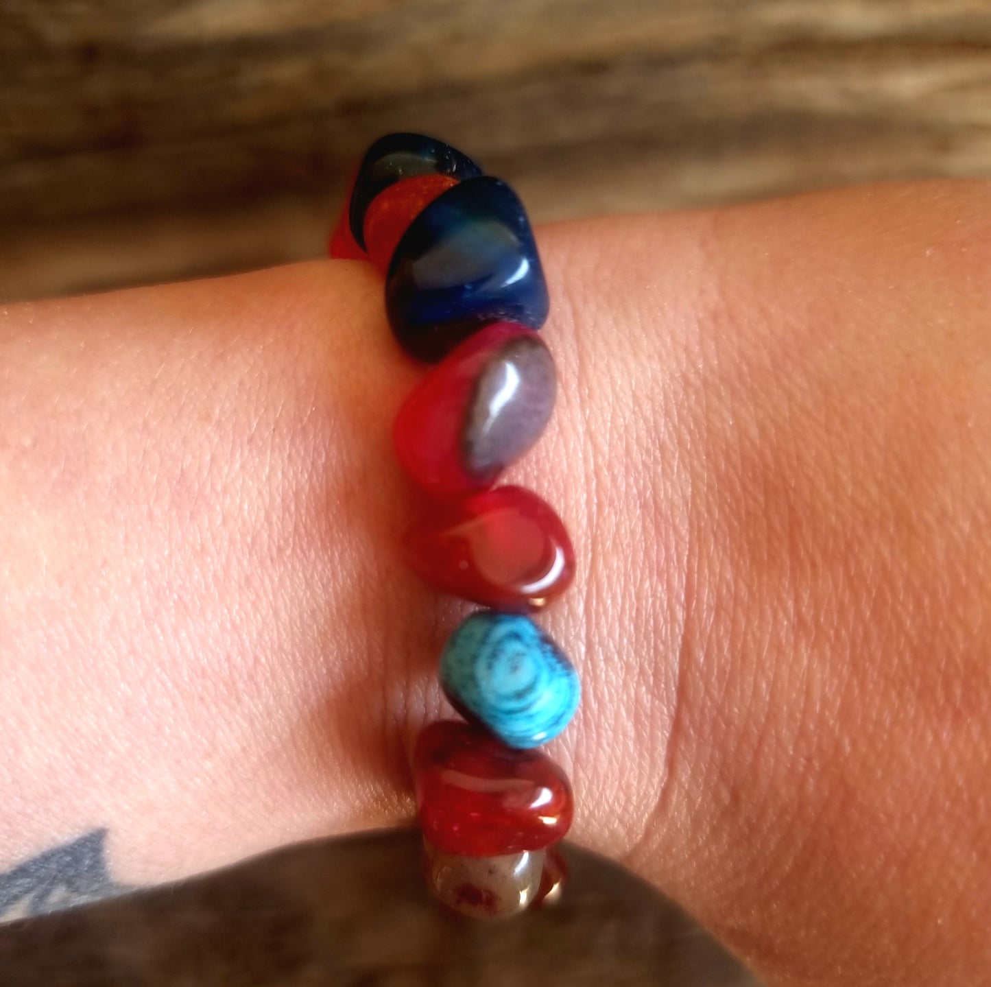 COLOURED AGATE  BRACELET - STRENGHT & COURAGE