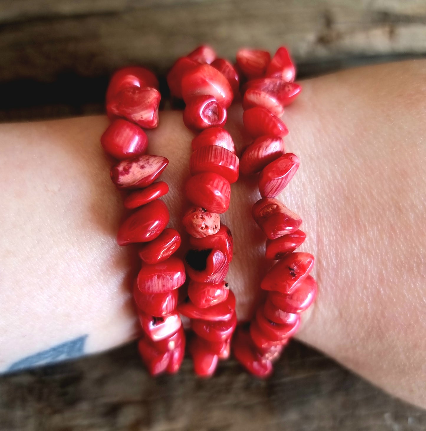 RED CORAL CHIPPED BRACELET - GOOD FORTUNE