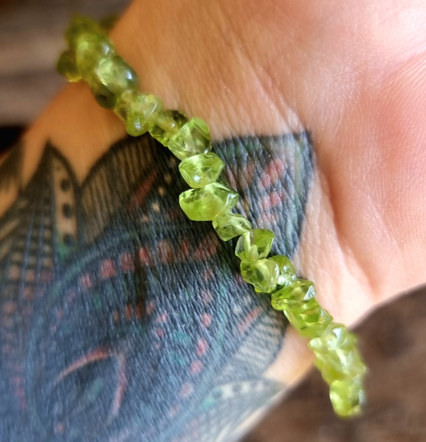 PERIDOT CHIPPED BRACELET - ABUNDANCE